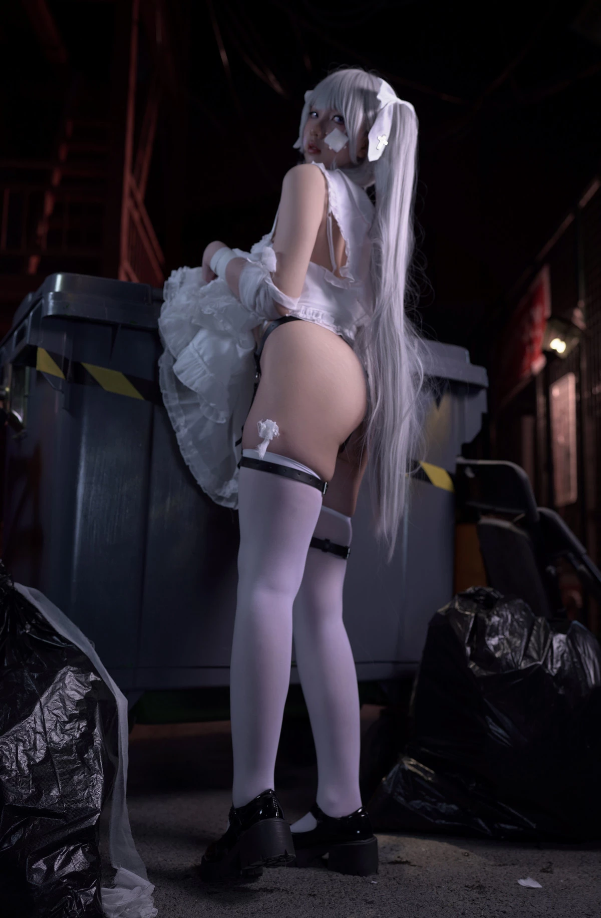 Xgyw.Org_Coser美女小和甜酒rurudo初音酱主题性感黑色情趣服饰配白丝袜秀油亮肌肤诱惑写真141P
