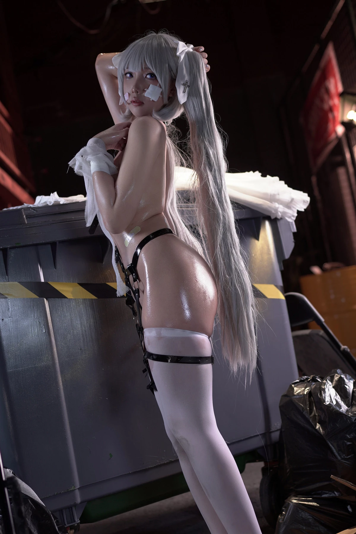 Xgyw.Org_Coser美女小和甜酒rurudo初音酱主题性感黑色情趣服饰配白丝袜秀油亮肌肤诱惑写真141P