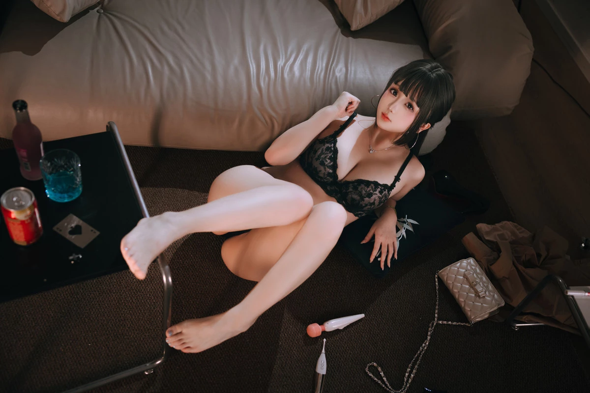 Xgyw.Org_Cosplay美女日奈娇醉酒的同事主题私房浴室性感黑色蕾丝内衣秀完美身材惹火诱惑写真190P