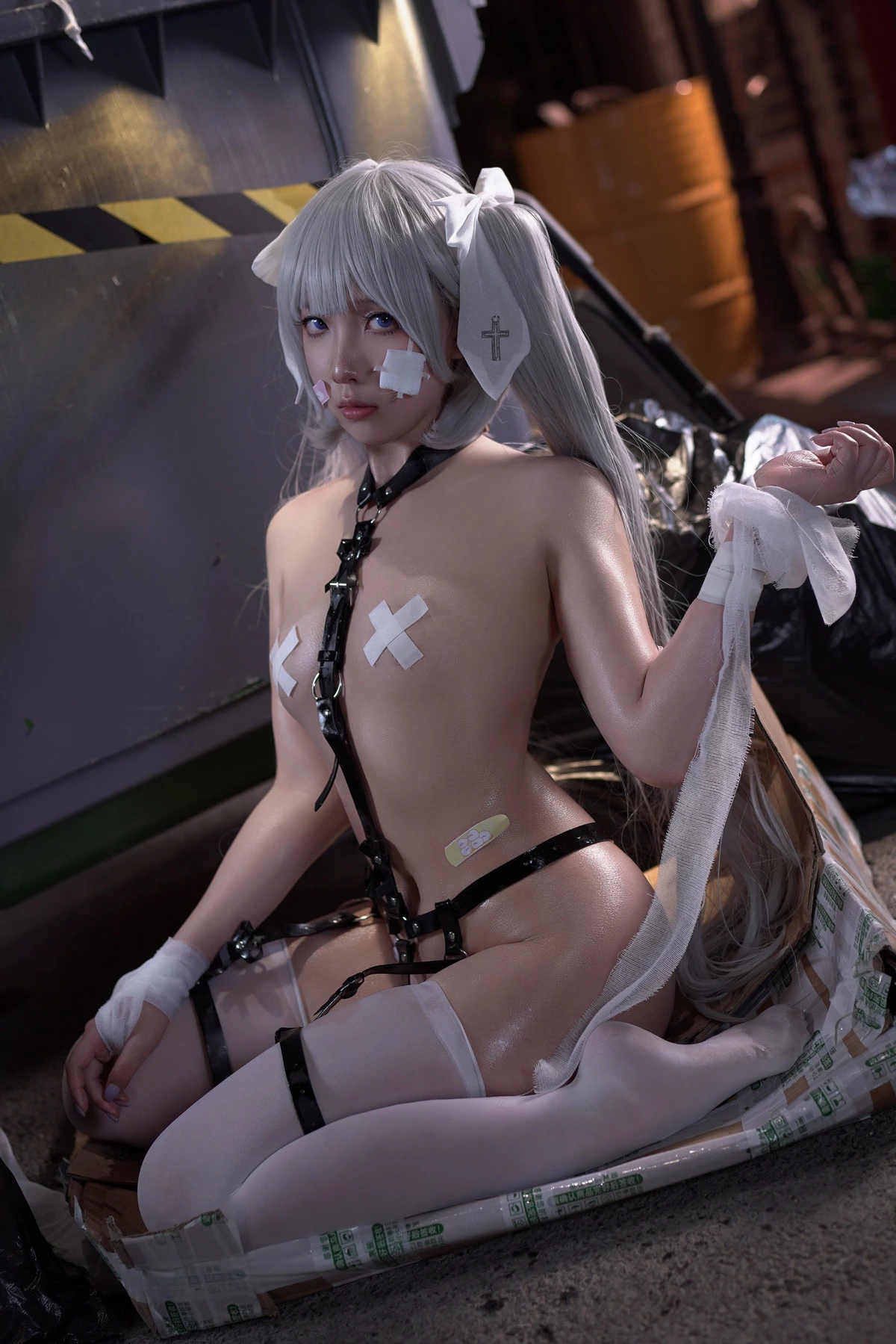 Xgyw.Org_Coser美女小和甜酒rurudo初音酱主题性感黑色情趣服饰配白丝袜秀油亮肌肤诱惑写真141P