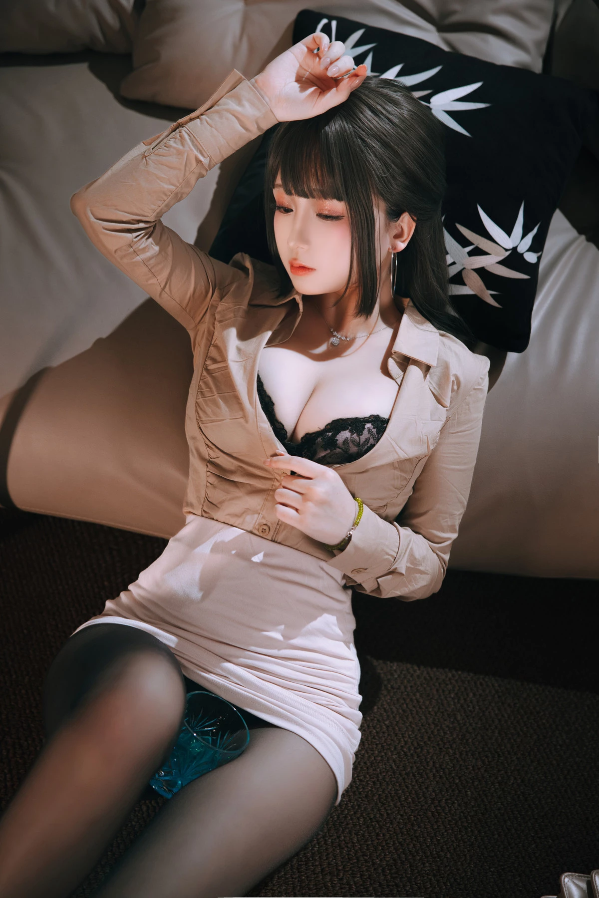 Xgyw.Org_Cosplay美女日奈娇醉酒的同事主题私房浴室性感黑色蕾丝内衣秀完美身材惹火诱惑写真190P