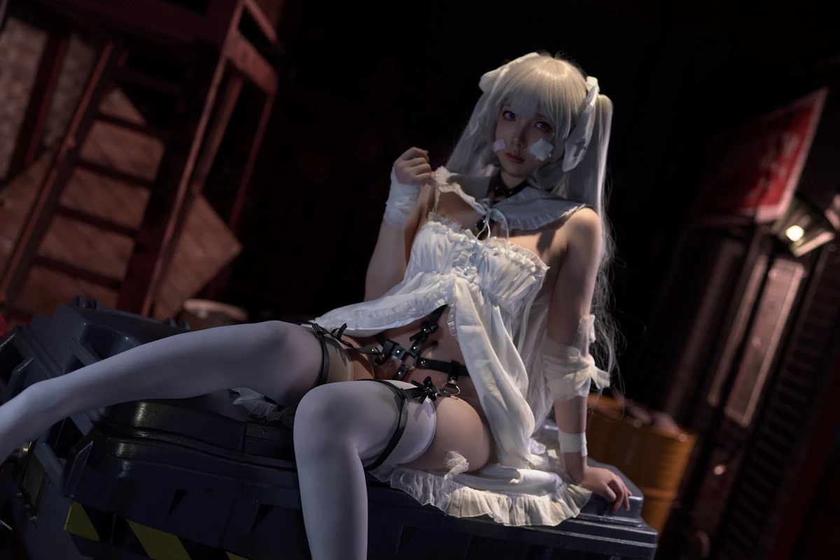 Xgyw.Org_Coser美女小和甜酒rurudo初音酱主题性感黑色情趣服饰配白丝袜秀油亮肌肤诱惑写真141P