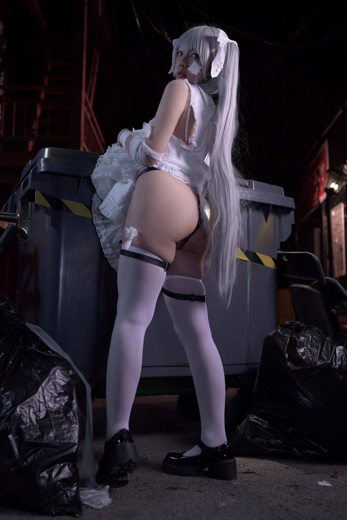 Xgyw.Org_Coser美女小和甜酒rurudo初音酱主题性感黑色情趣服饰配白丝袜秀油亮肌肤诱惑写真141P