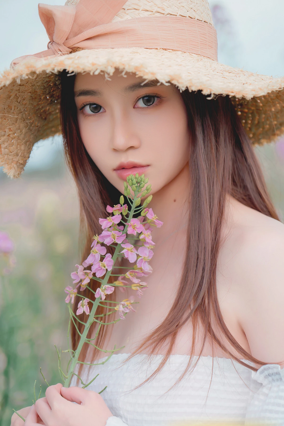 Xgyw.Org_网络美女年年Nnian花野主题户外油菜地性感白色低胸连衣短裙半脱秀惹火身材诱惑写真43P
