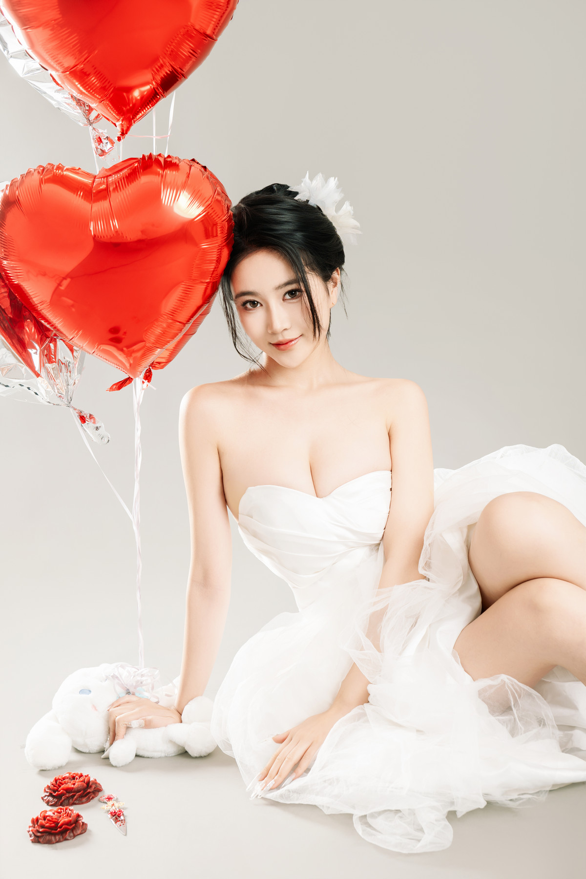 Xgyw.Org_网络美女年年Nnian情人节特别篇主题性感白色婚纱长裙半脱秀曼妙身姿撩人诱惑写真80P
