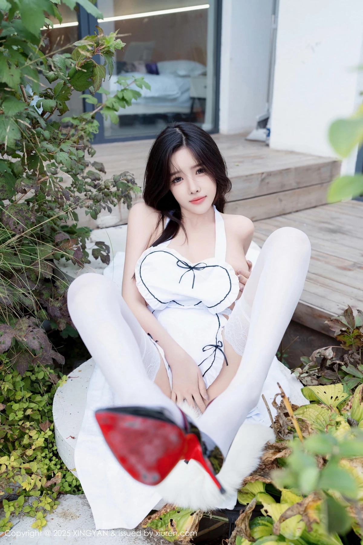 Xgyw.Org_[XINGYAN星颜社]VOL.310_模特袁圆性感白色情趣服饰配白丝吊袜秀惹火身材诱惑写真80P