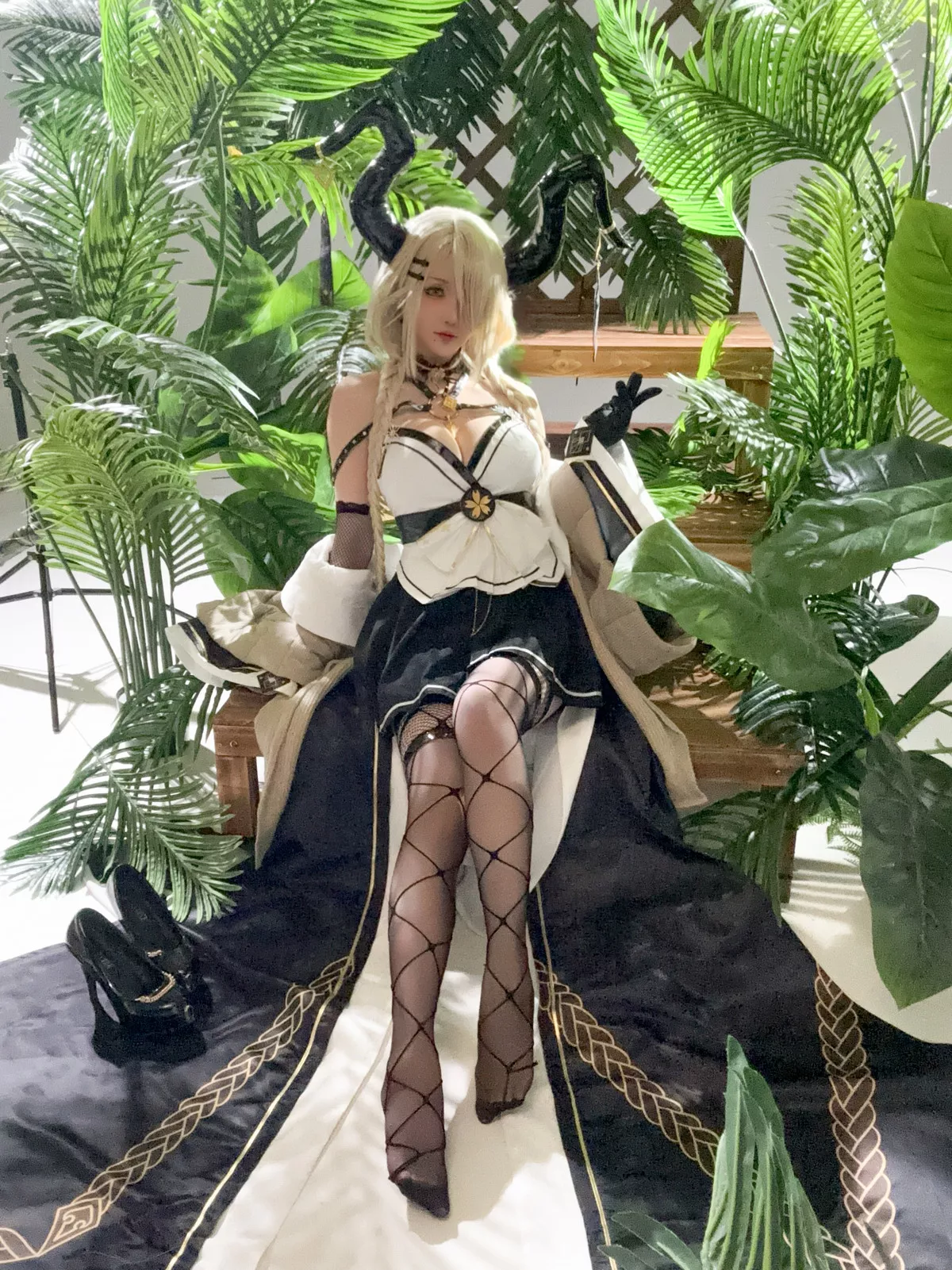 Xgyw.Org_Coser小姐姐星之迟迟2024万圣节尾张主题性感多套牛魔王套装服饰秀丰腴身材诱惑写真208P