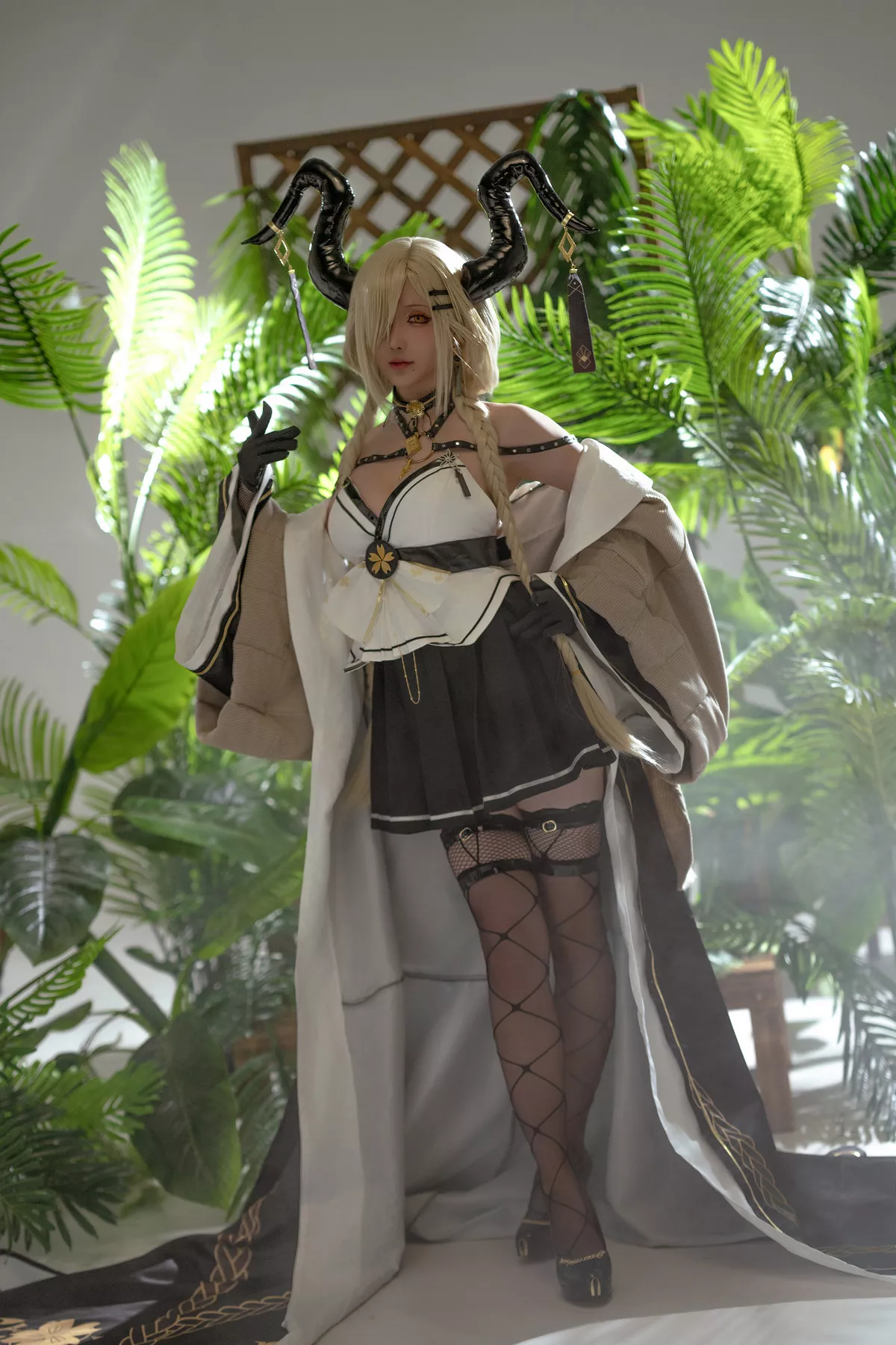 Xgyw.Org_Coser小姐姐星之迟迟2024万圣节尾张主题性感多套牛魔王套装服饰秀丰腴身材诱惑写真208P