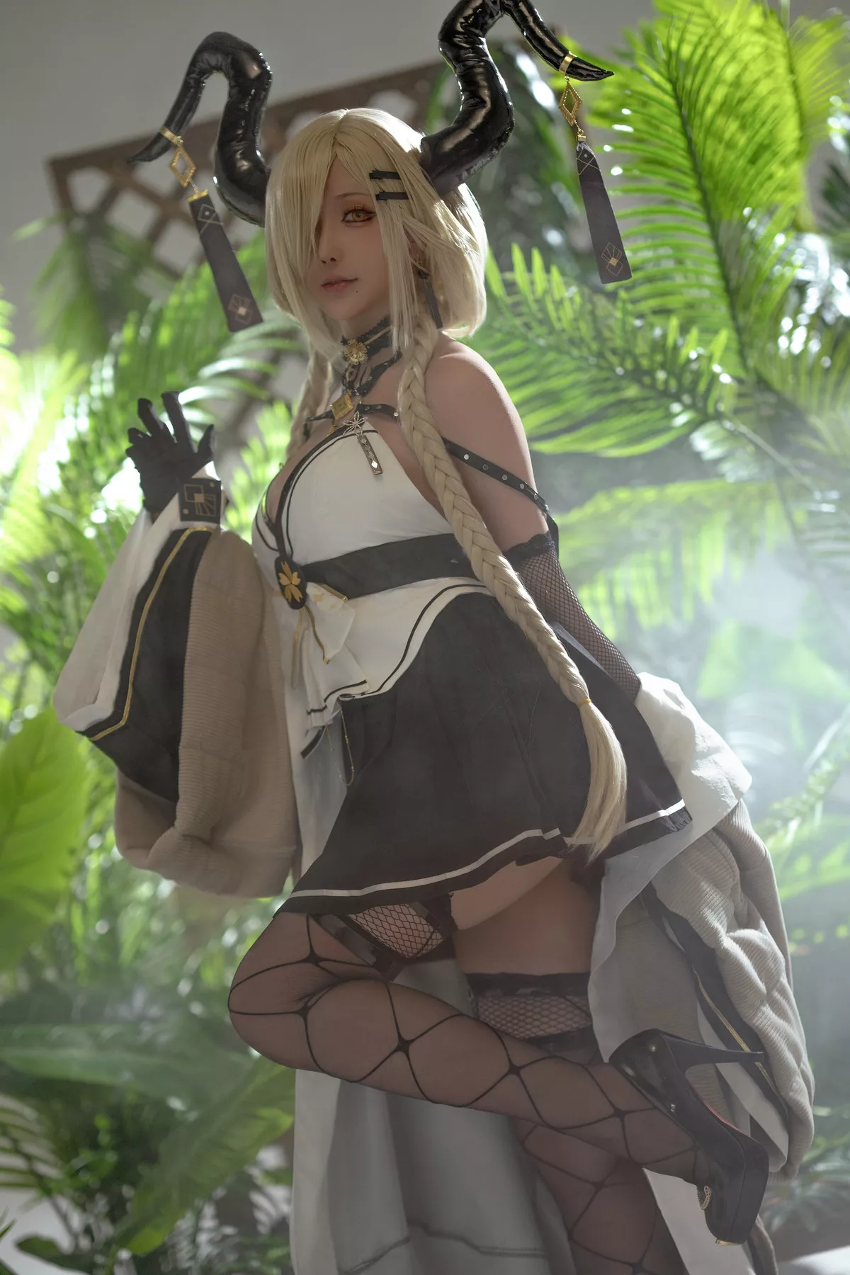 Xgyw.Org_Coser小姐姐星之迟迟2024万圣节尾张主题性感多套牛魔王套装服饰秀丰腴身材诱惑写真208P