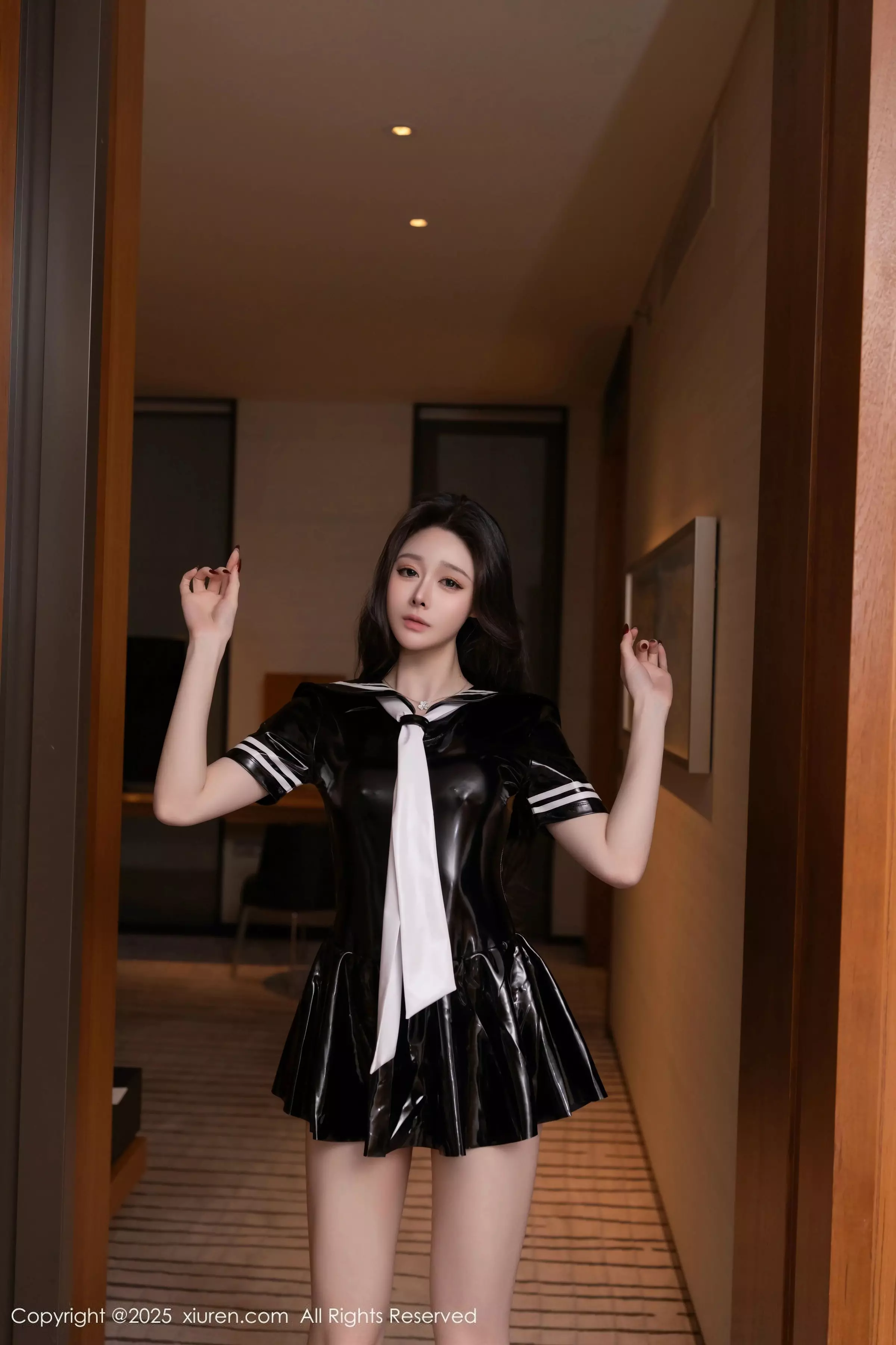 Xgyw.Org_XiuRen第10087期_模特小逗逗性感黑色胶衣+魅惑连体黑丝秀曼妙身姿撩人诱惑写真82P