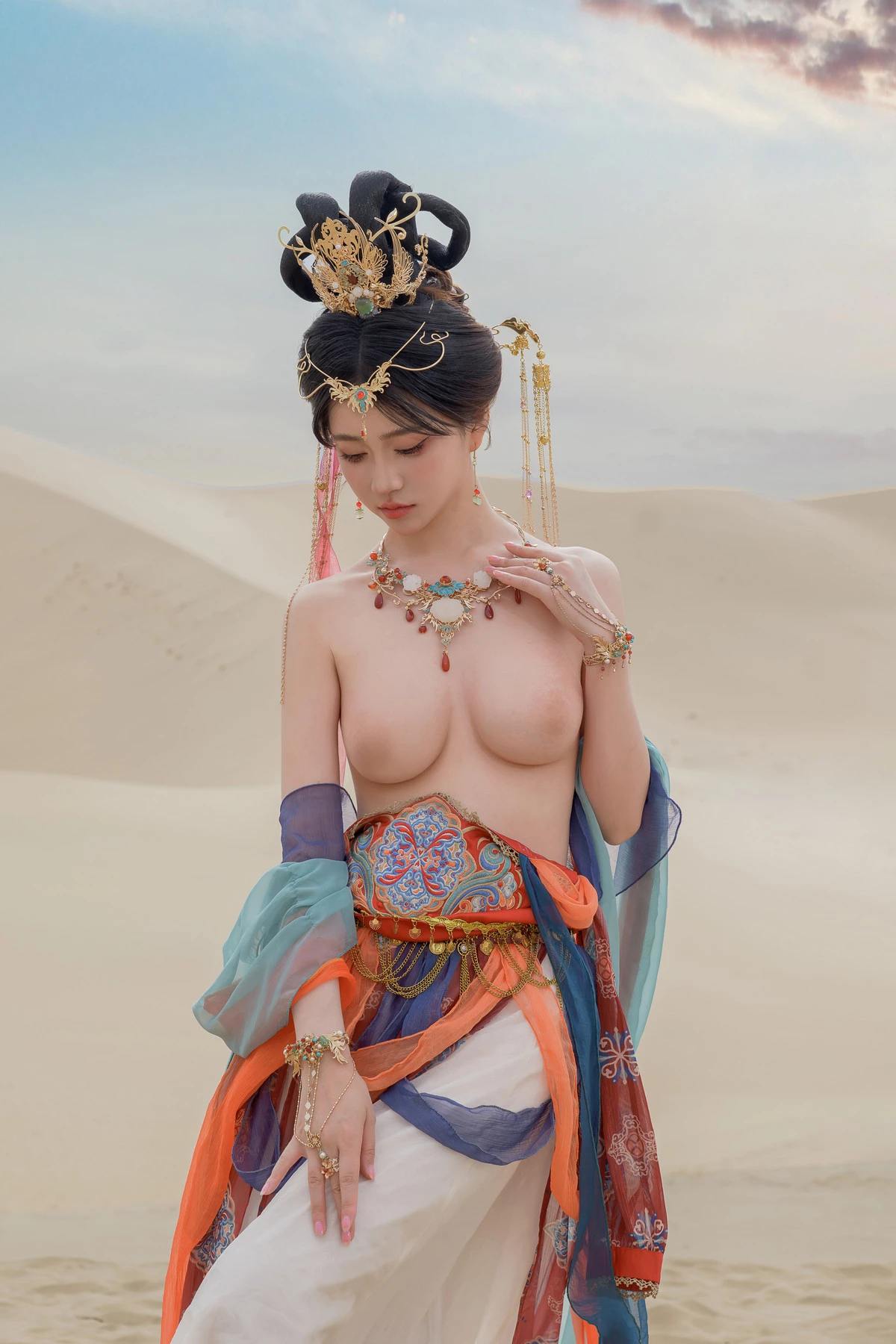 Xgyw.Org_网络美女年年Nnian飞天主题沙漠外景性感仙女薄纱服饰半脱秀婀娜身姿丰满诱惑写真63P