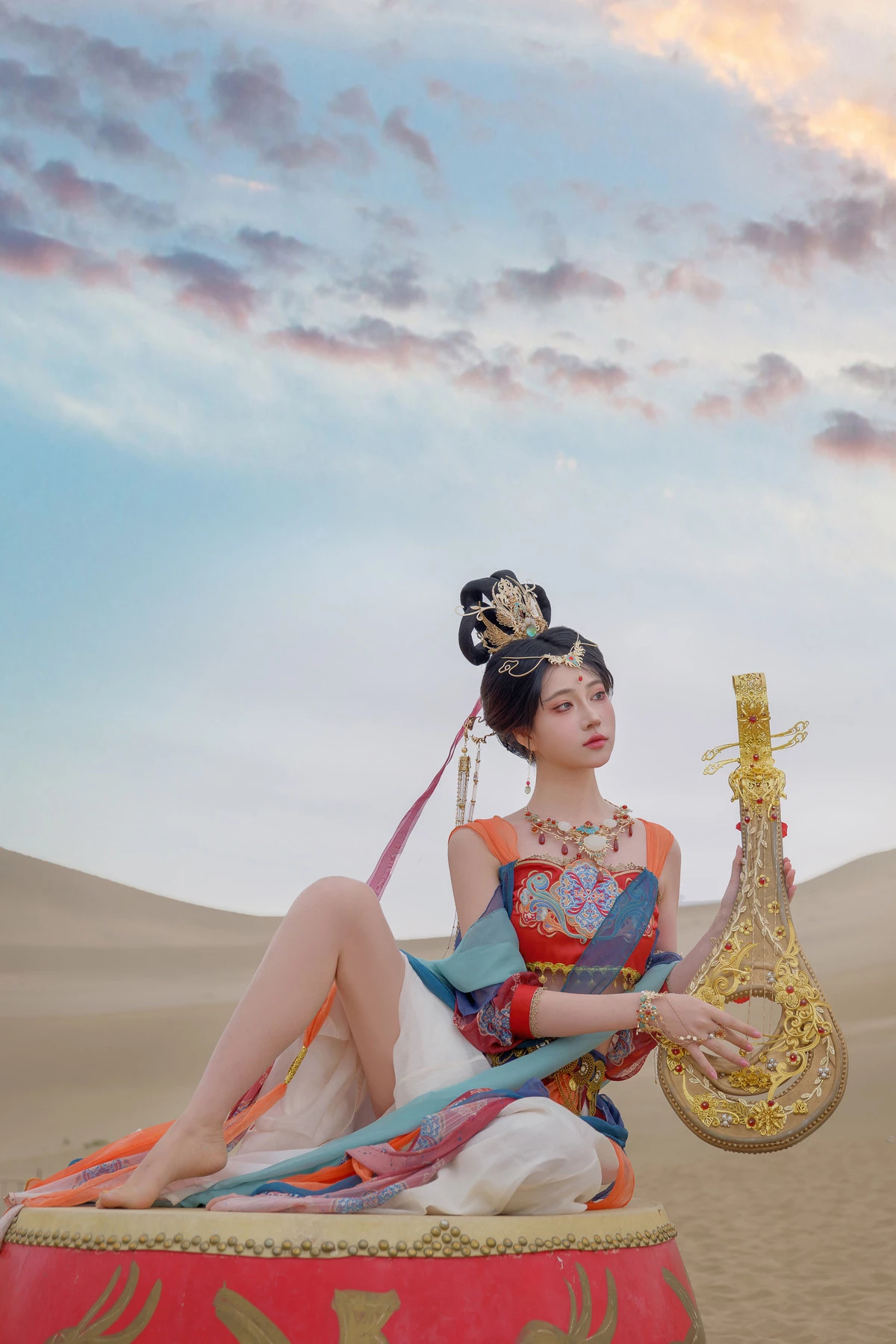 Xgyw.Org_网络美女年年Nnian飞天主题沙漠外景性感仙女薄纱服饰半脱秀婀娜身姿丰满诱惑写真63P