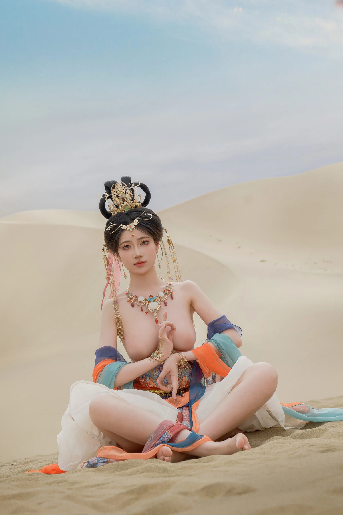 Xgyw.Org_网络美女年年Nnian飞天主题沙漠外景性感仙女薄纱服饰半脱秀婀娜身姿丰满诱惑写真63P