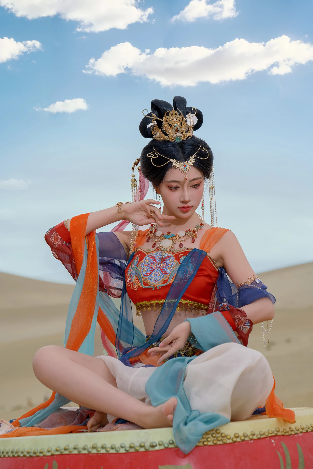 Xgyw.Org_网络美女年年Nnian飞天主题沙漠外景性感仙女薄纱服饰半脱秀婀娜身姿丰满诱惑写真63P