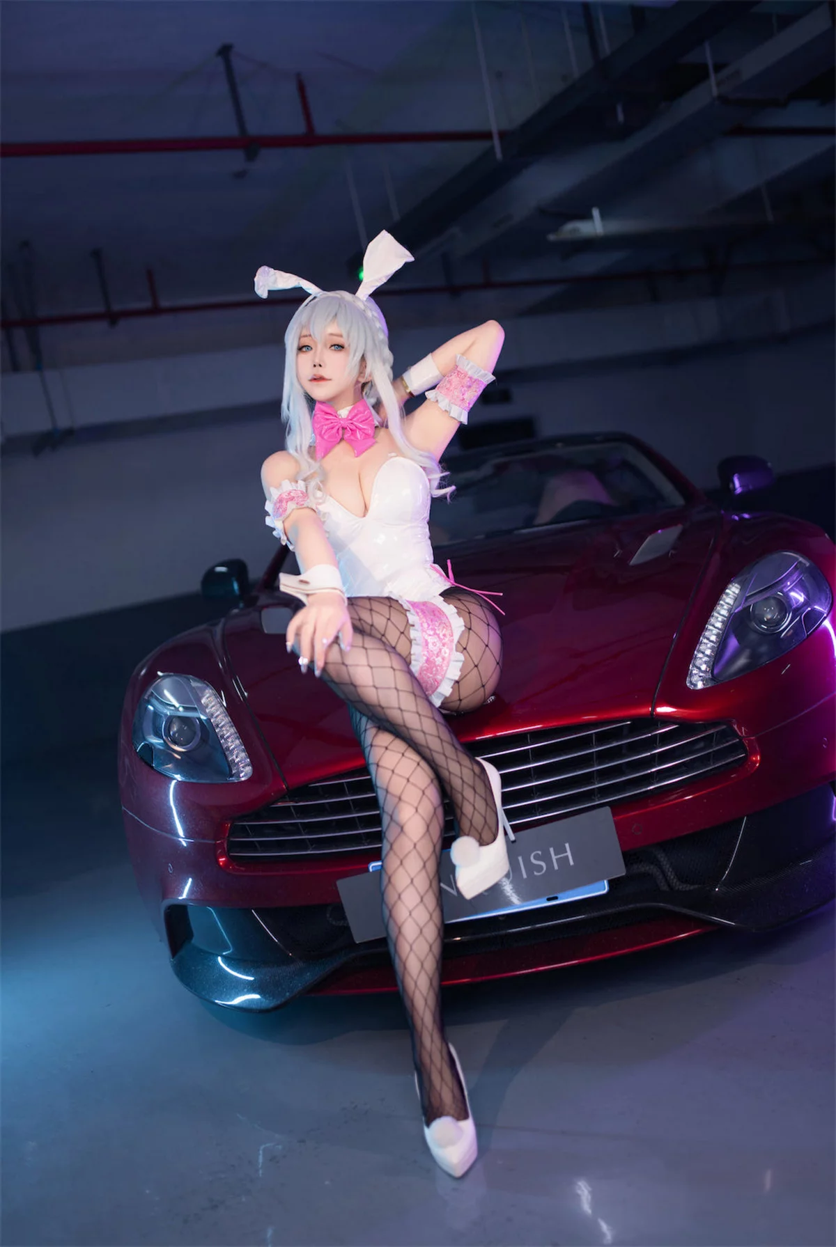 Xgyw.Org_Cosplay美女日奈娇叛逆少女JK主题性感薄透白T配黑色丝袜半脱秀火辣身材撩人诱惑写真106P