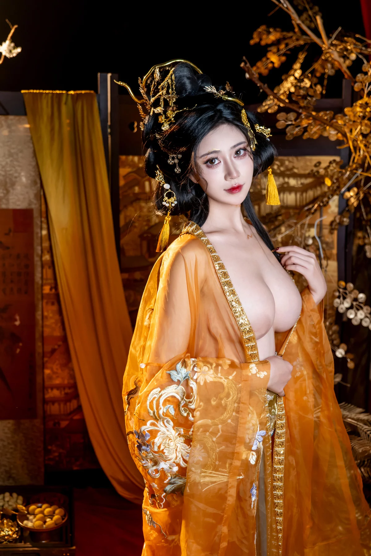Xgyw.Org_网络美女年年Nnian金蛇贺岁主题性感黄色古典薄纱服饰半脱秀豪乳肥臀惹火诱惑写真80P