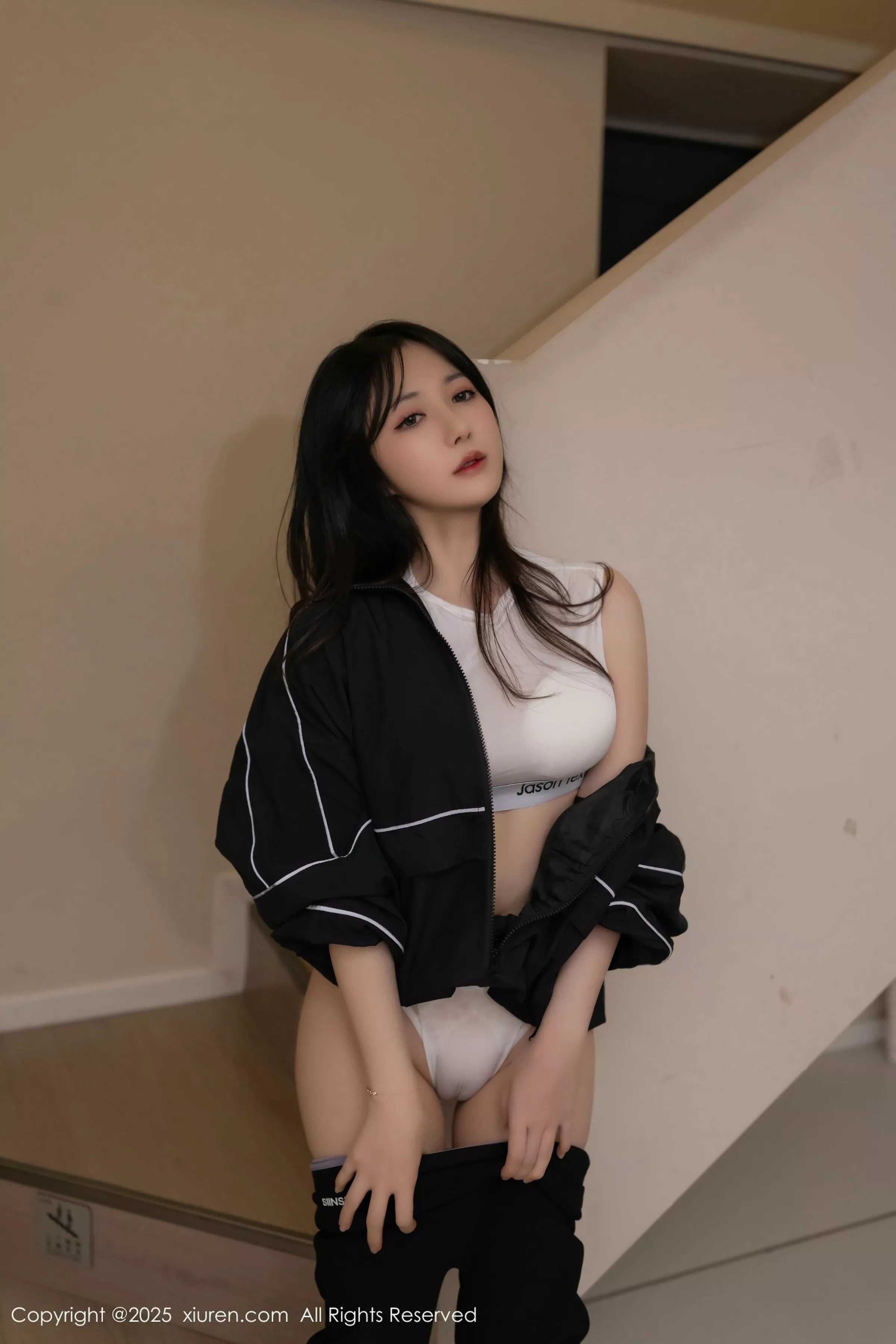 Xgyw.Org_XiuRen第10112期_模特鱼子酱Fish性感黑色运动服露白色内衣秀曼妙身材诱惑写真58P