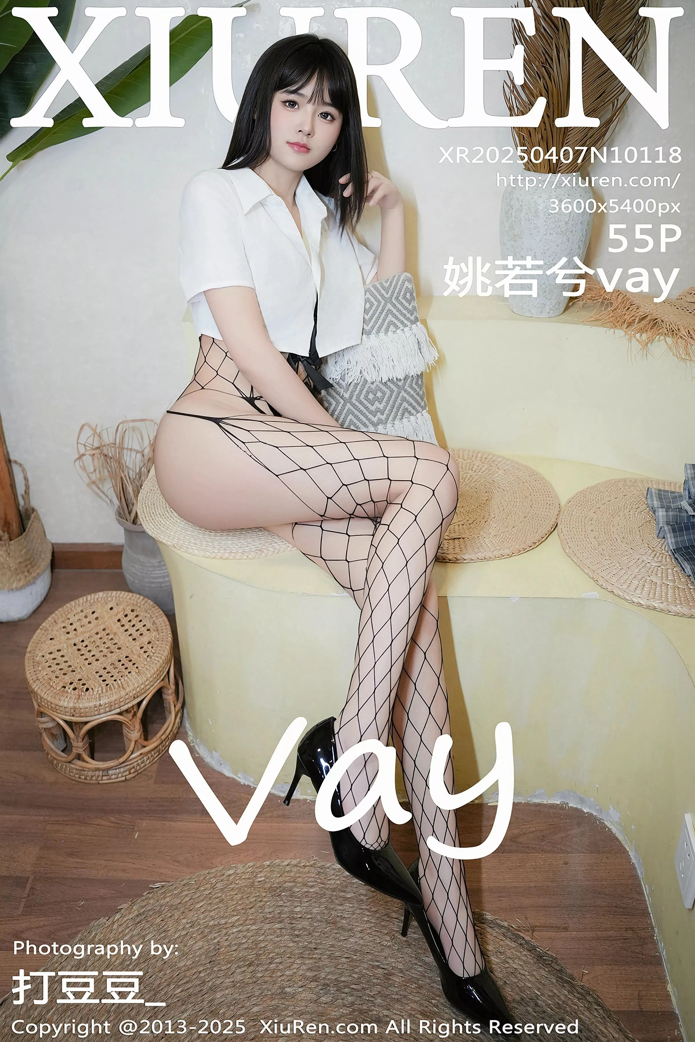 Xgyw.Org_XiuRen第10118期_模特姚若兮vay性感白T配灰短裙露黑丝网袜秀曼妙身姿诱惑写真55P