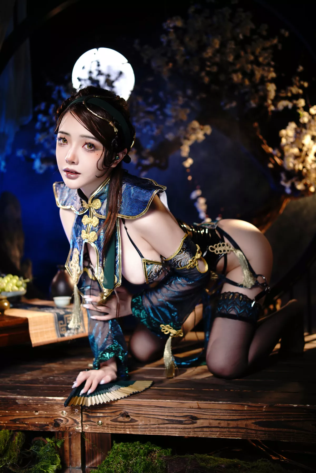 Xgyw.Org_动漫博主雯妹不讲道理春节大礼包+青蛇主题黑色情趣内衣配黑丝网袜+黑丝吊袜秀美腿诱惑写真210P