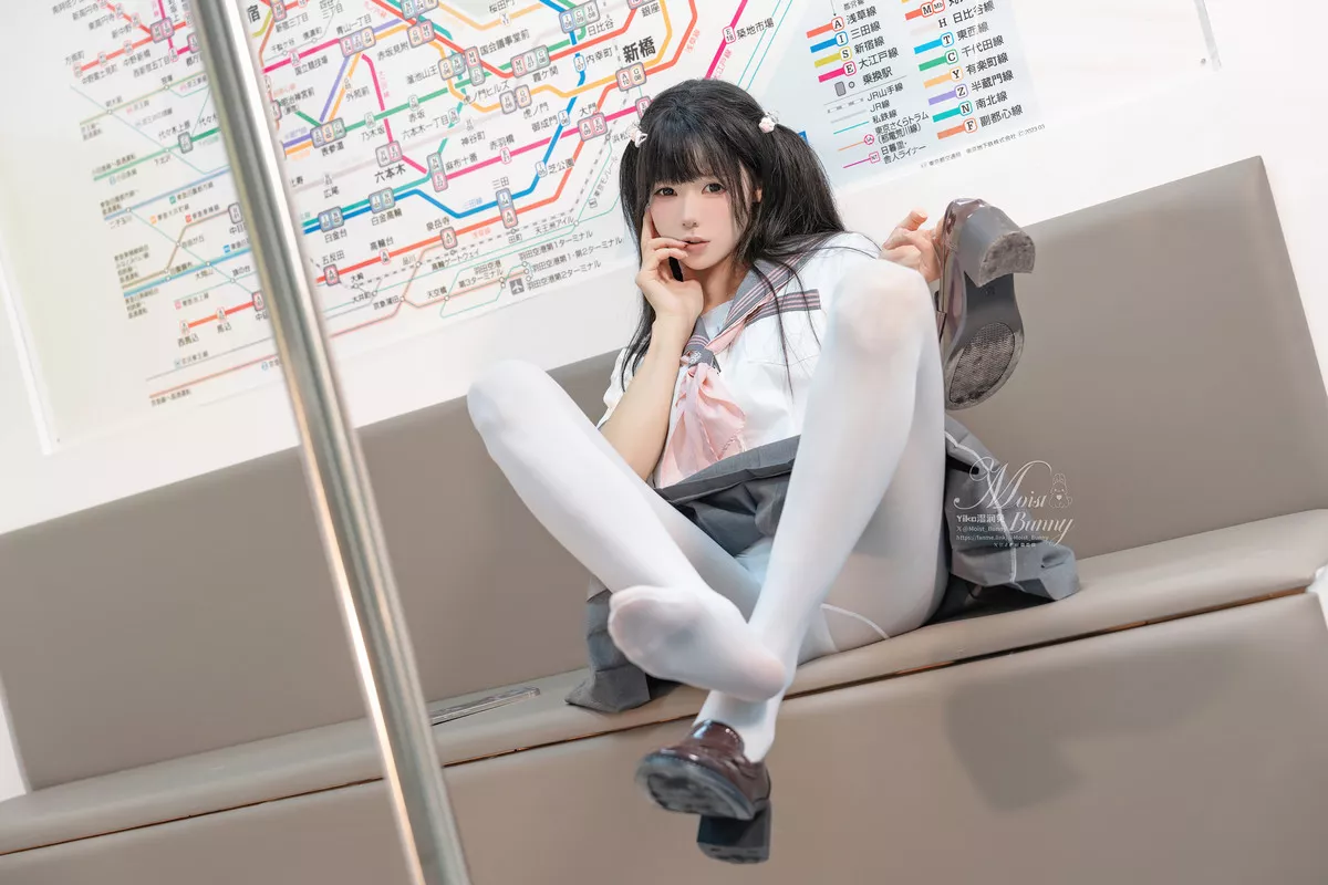 Xgyw.Org_颜值博主咬一口兔娘地铁萌妹主题性感JK制服配白丝袜+绳艺捆绑秀曼妙身姿惹火诱惑写真165P