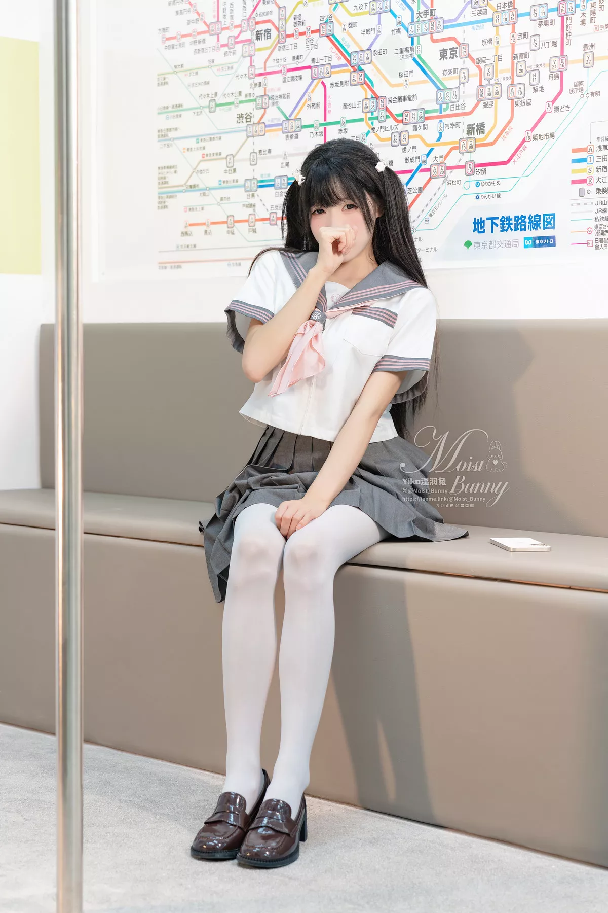 Xgyw.Org_颜值博主咬一口兔娘地铁萌妹主题性感JK制服配白丝袜+绳艺捆绑秀曼妙身姿惹火诱惑写真165P