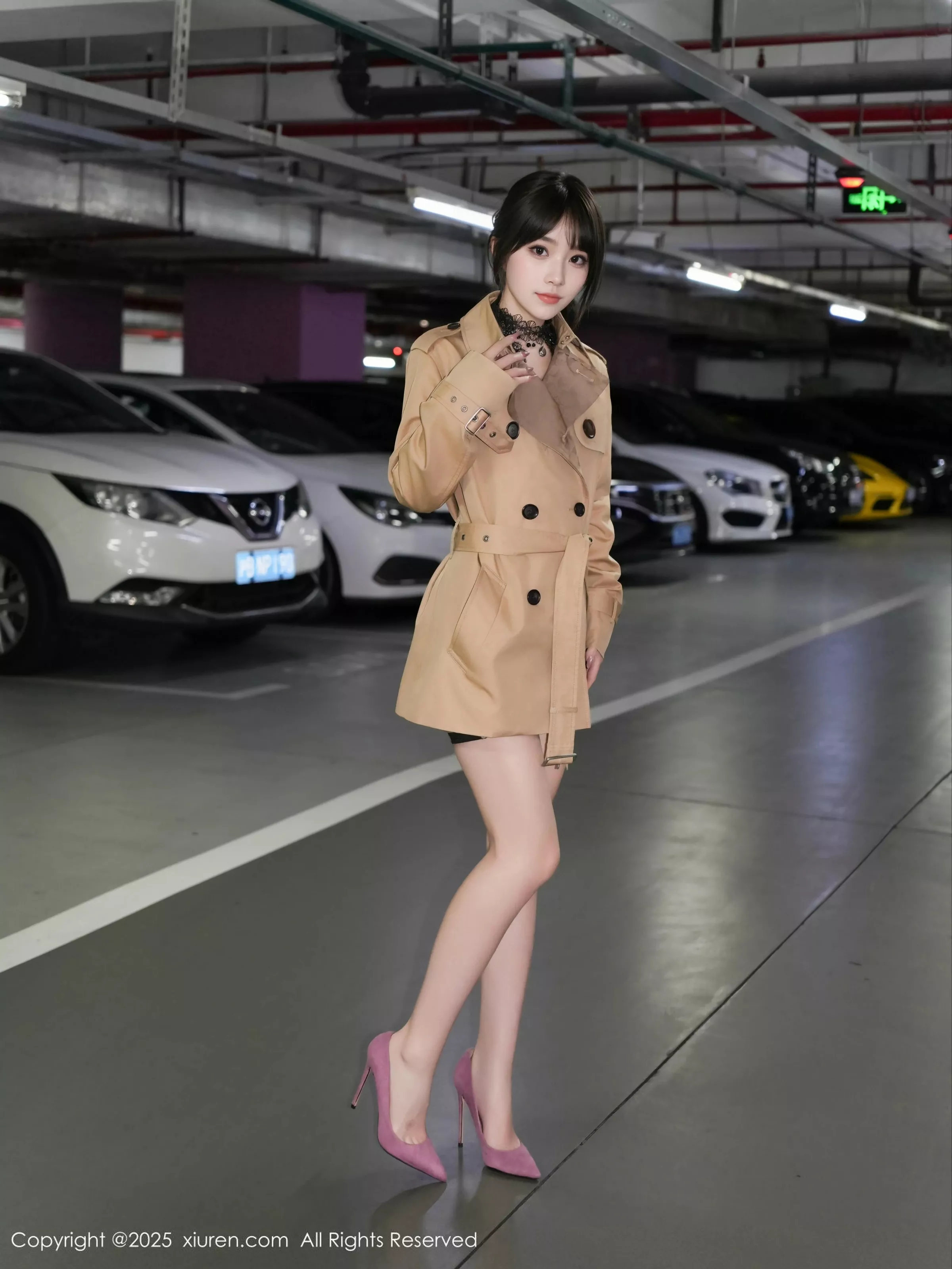 Xgyw.Org_XiuRen第10134期_模特汁汁性感浅色风衣服饰露黑色情趣内衣秀惹火身材诱惑写真71P
