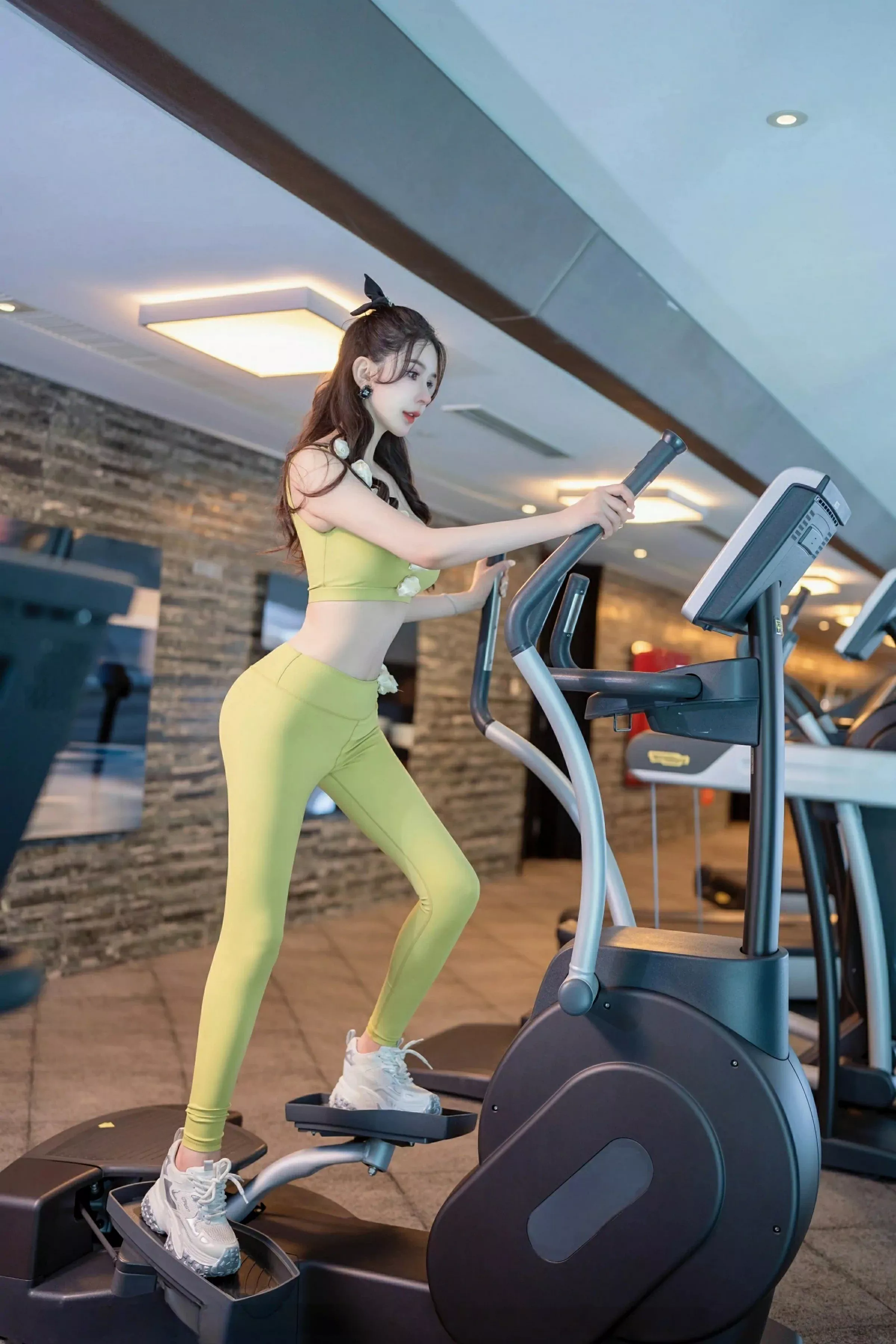 Xgyw.Org_[XINGYAN星颜社]VOL.333_模特合集女神李丽莎性感紧身运动套装秀完美身材惹火诱惑写真80P