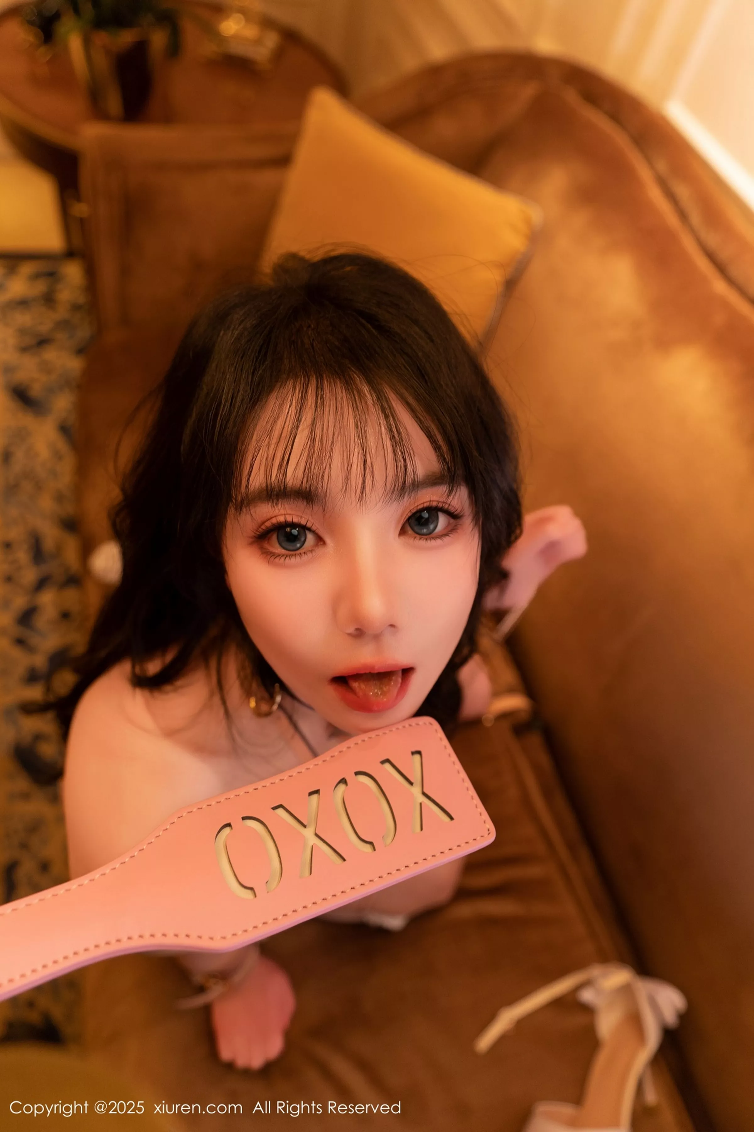 Xgyw.Org_XiuRen第10152期_模特软情性感白色护士服露蕾丝内衣配白丝袜秀丰满身材诱惑写真90P