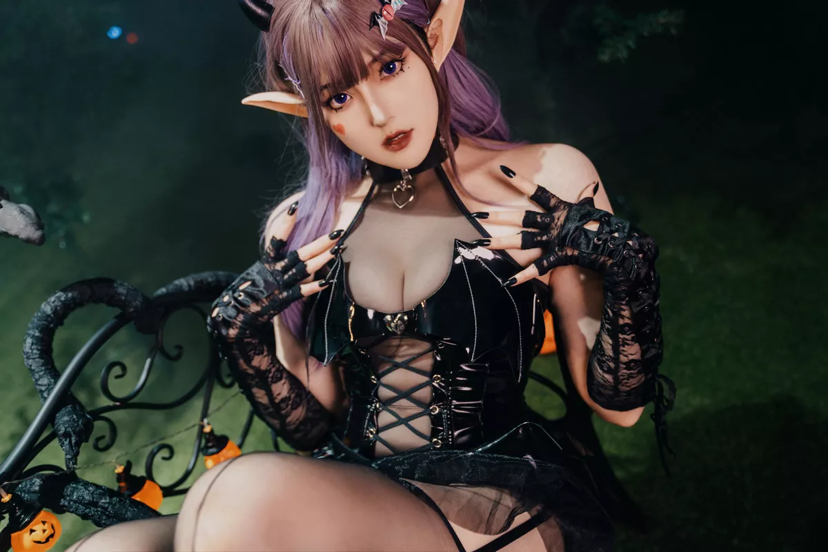 Xgyw.Org_网络美女Natsuko夏夏子万圣小魔女主题性感精灵装扮黑色皮质服饰配黑丝吊袜秀美腿诱惑写真52P