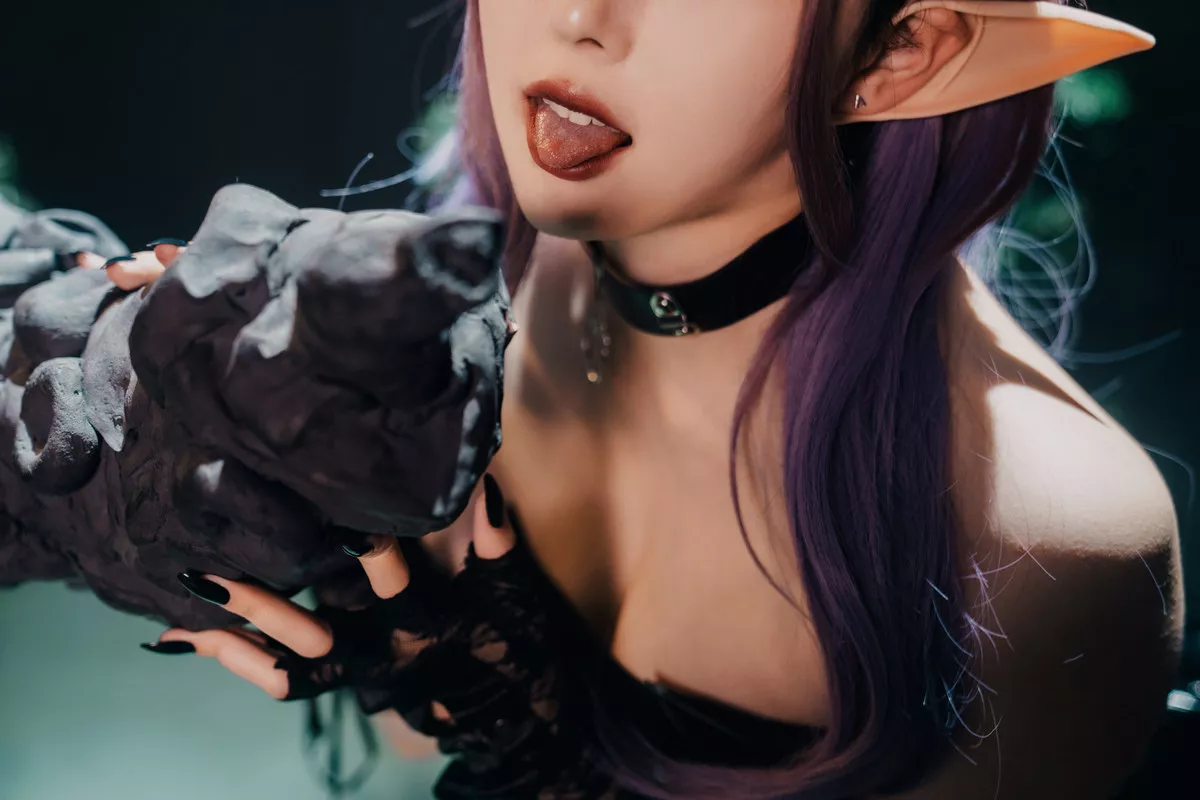 Xgyw.Org_网络美女Natsuko夏夏子万圣小魔女主题性感精灵装扮黑色皮质服饰配黑丝吊袜秀美腿诱惑写真52P