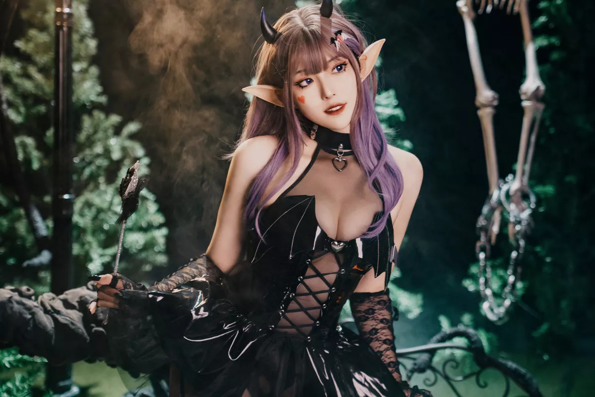 Xgyw.Org_网络美女Natsuko夏夏子万圣小魔女主题性感精灵装扮黑色皮质服饰配黑丝吊袜秀美腿诱惑写真52P