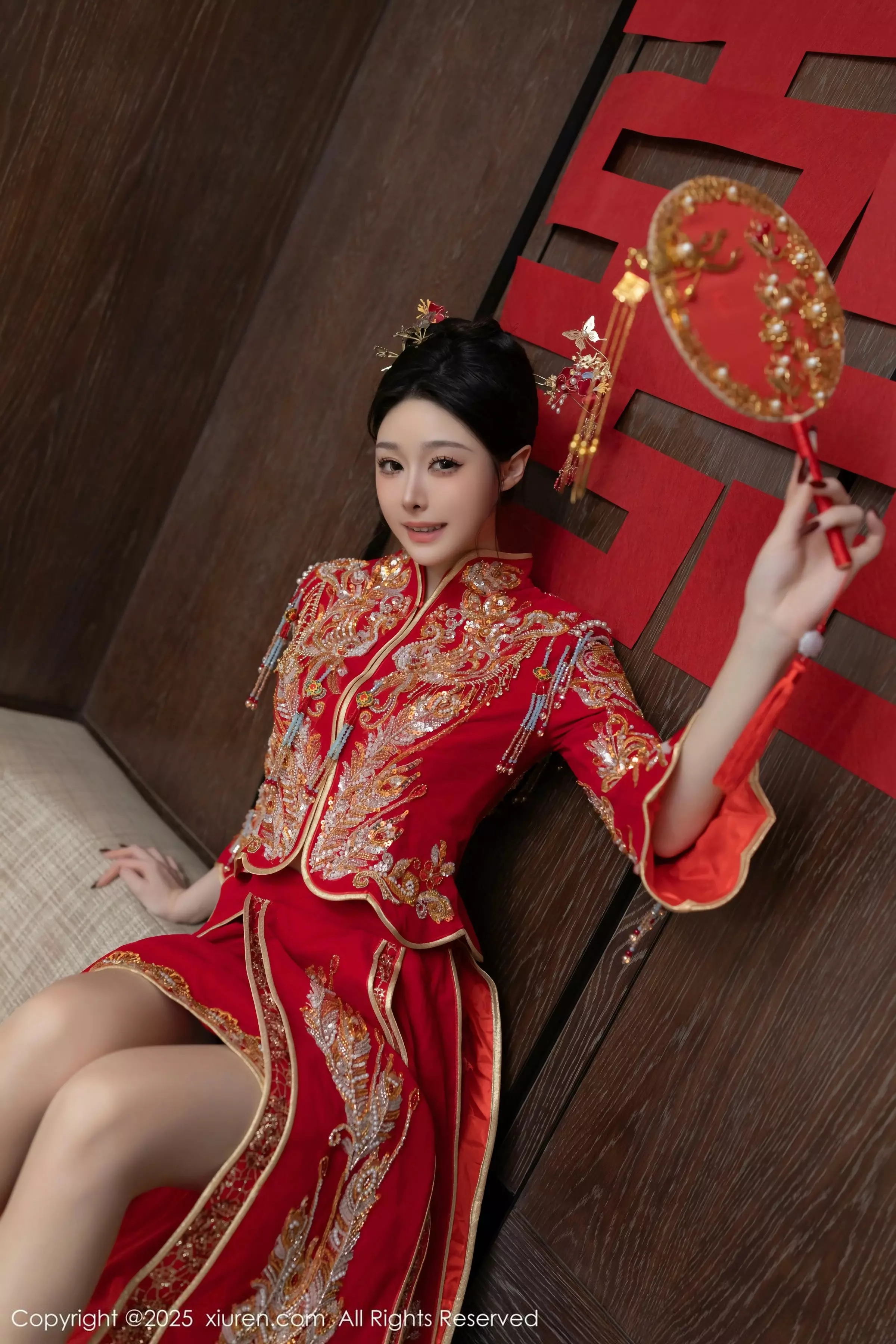 Xgyw.Org_XiuRen第10055期_模特小逗逗新婚主题性感红色蕾丝内衣配黑丝吊袜完美诱惑写真82P