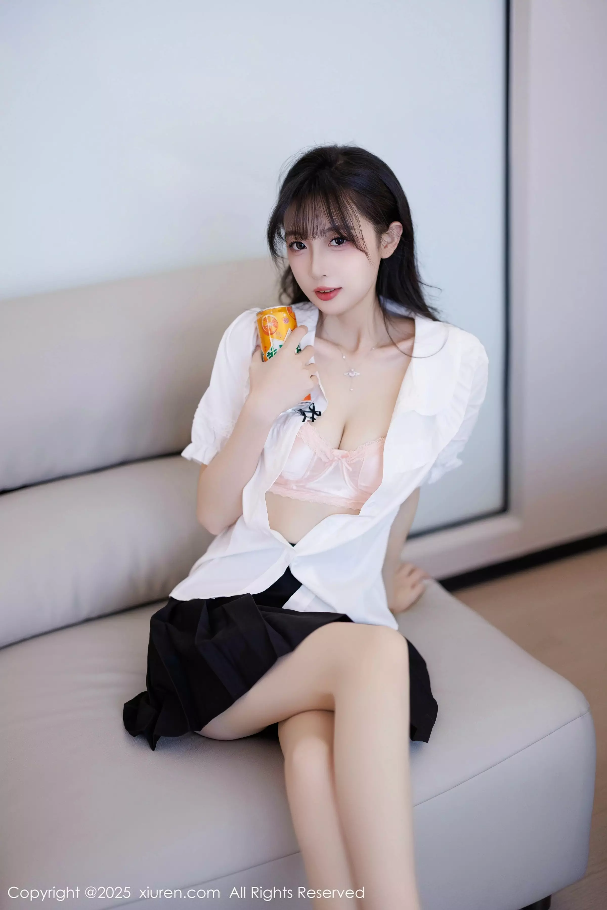 Xgyw.Org_XiuRen第10067期_模特樱桃小阑子性感白色上衣配黑短裙秀曼妙身姿迷人诱惑写真83P