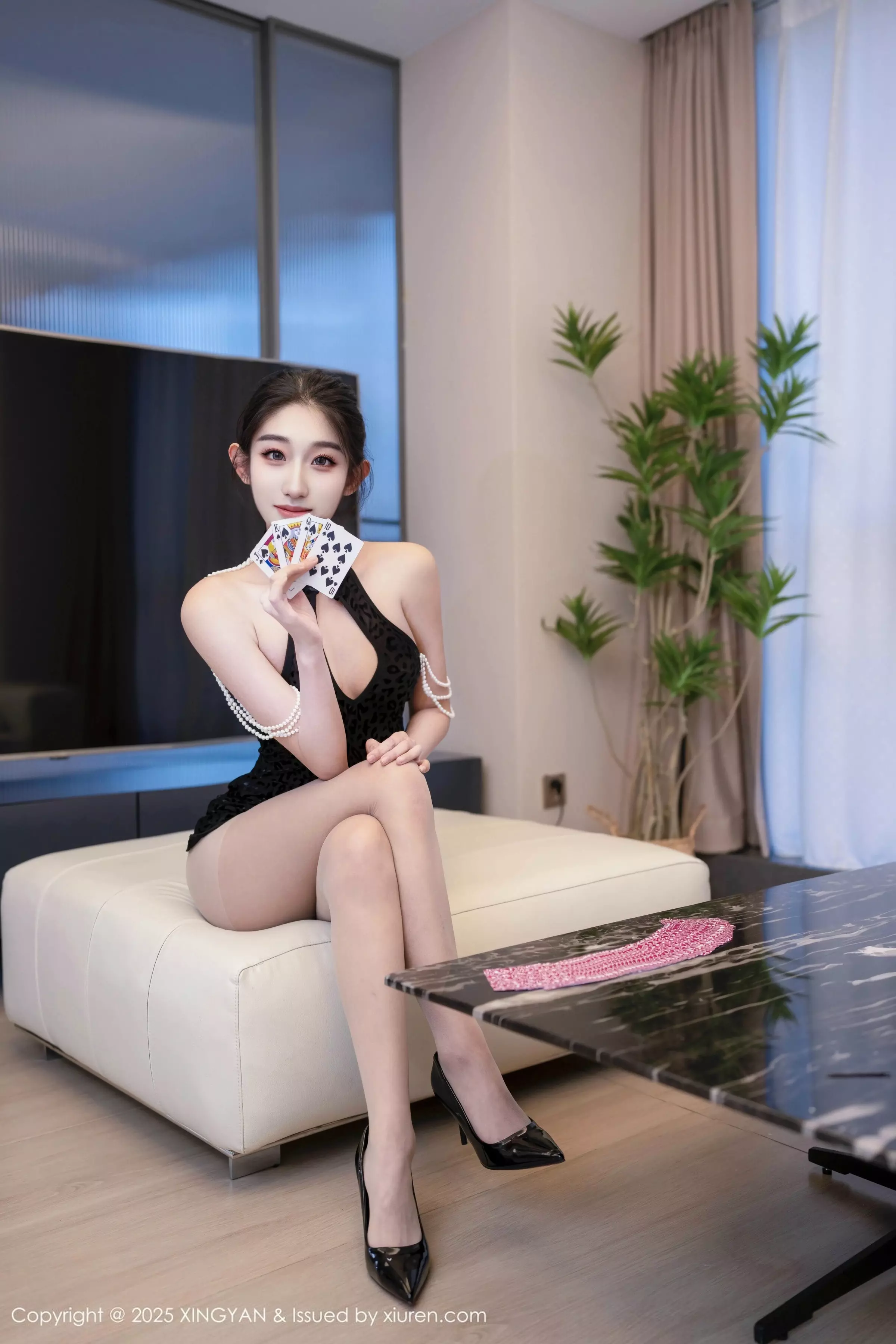 Xgyw.Org_[XINGYAN星颜社]VOL.327_模特星冉性感黑色连衣短裙配超薄肉丝秀曼妙身姿诱惑写真79P