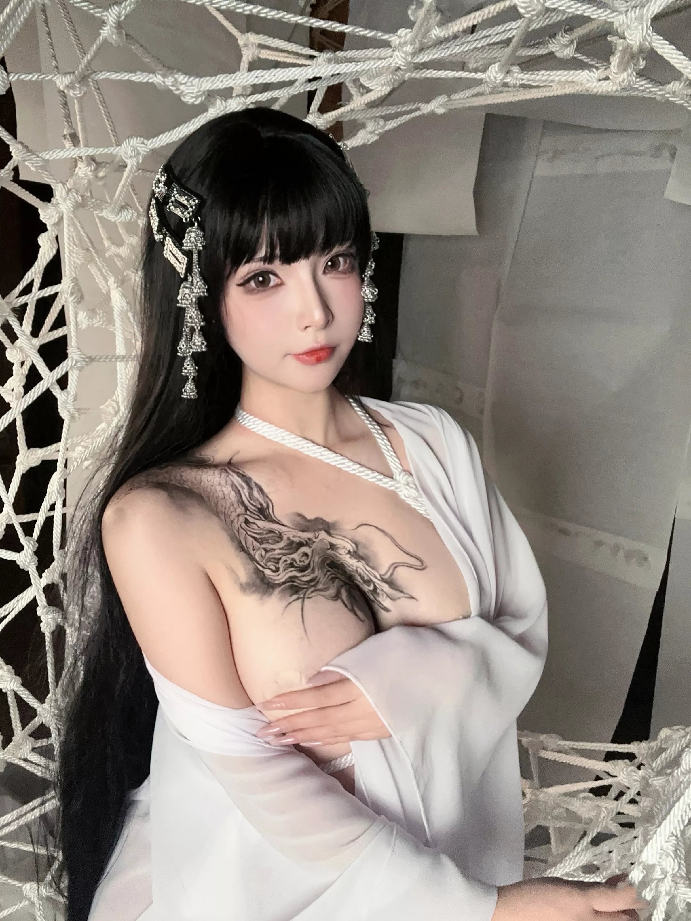 Xgyw.Org_网络美女yuuhui玉汇白龙吟主题私房性感白色薄纱服饰露傲人豪乳遮点秀惹火身材诱惑写真40P