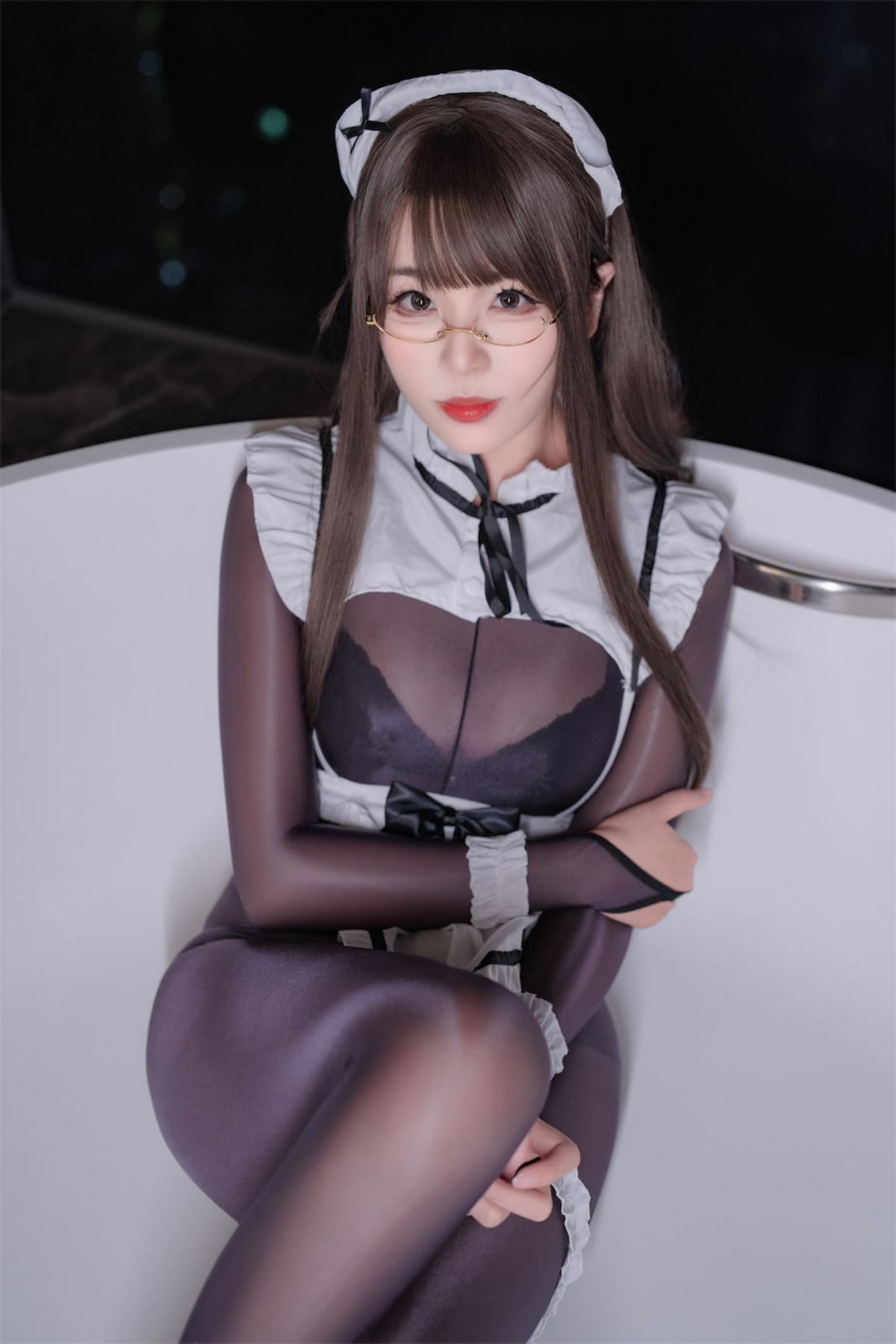 Xgyw.Org_网络美女轩萧学姐连体丝女仆主题浴室场景性感女仆装配超薄连体黑丝秀曼妙身姿诱惑写真90P