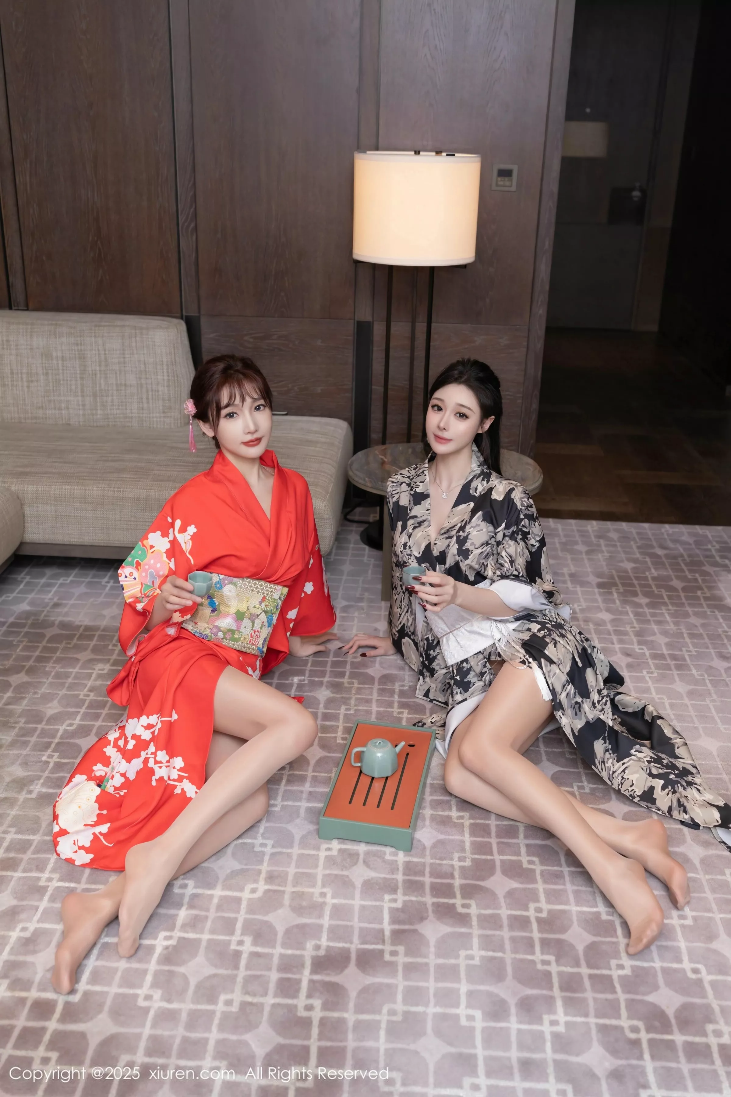 Xgyw.Org_XiuRen第10352期_模特合集美女小逗逗＆陆萱萱性感姐妹花超薄肉丝私房诱惑写真80P