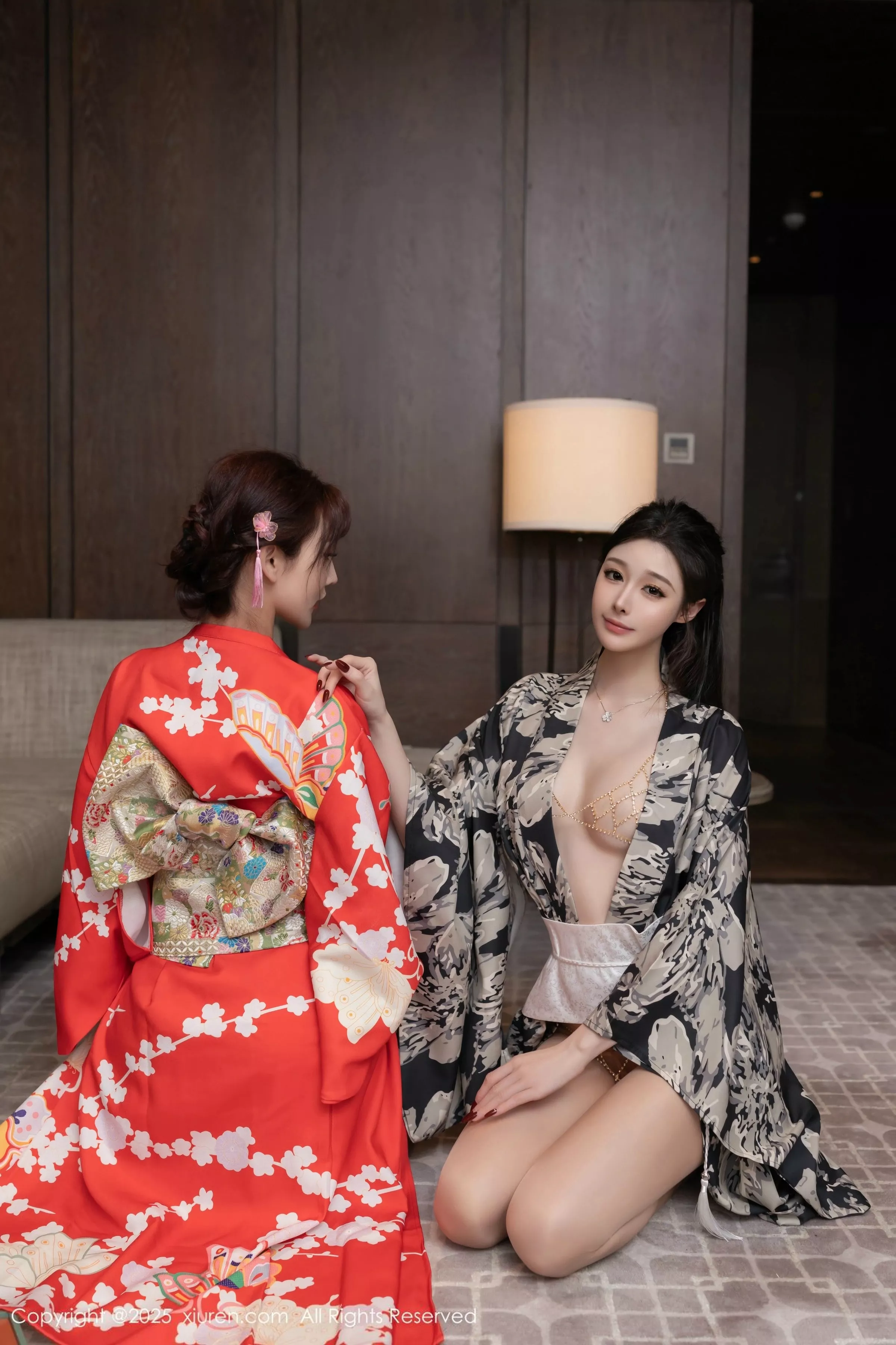 Xgyw.Org_XiuRen第10352期_模特合集美女小逗逗＆陆萱萱性感姐妹花超薄肉丝私房诱惑写真80P