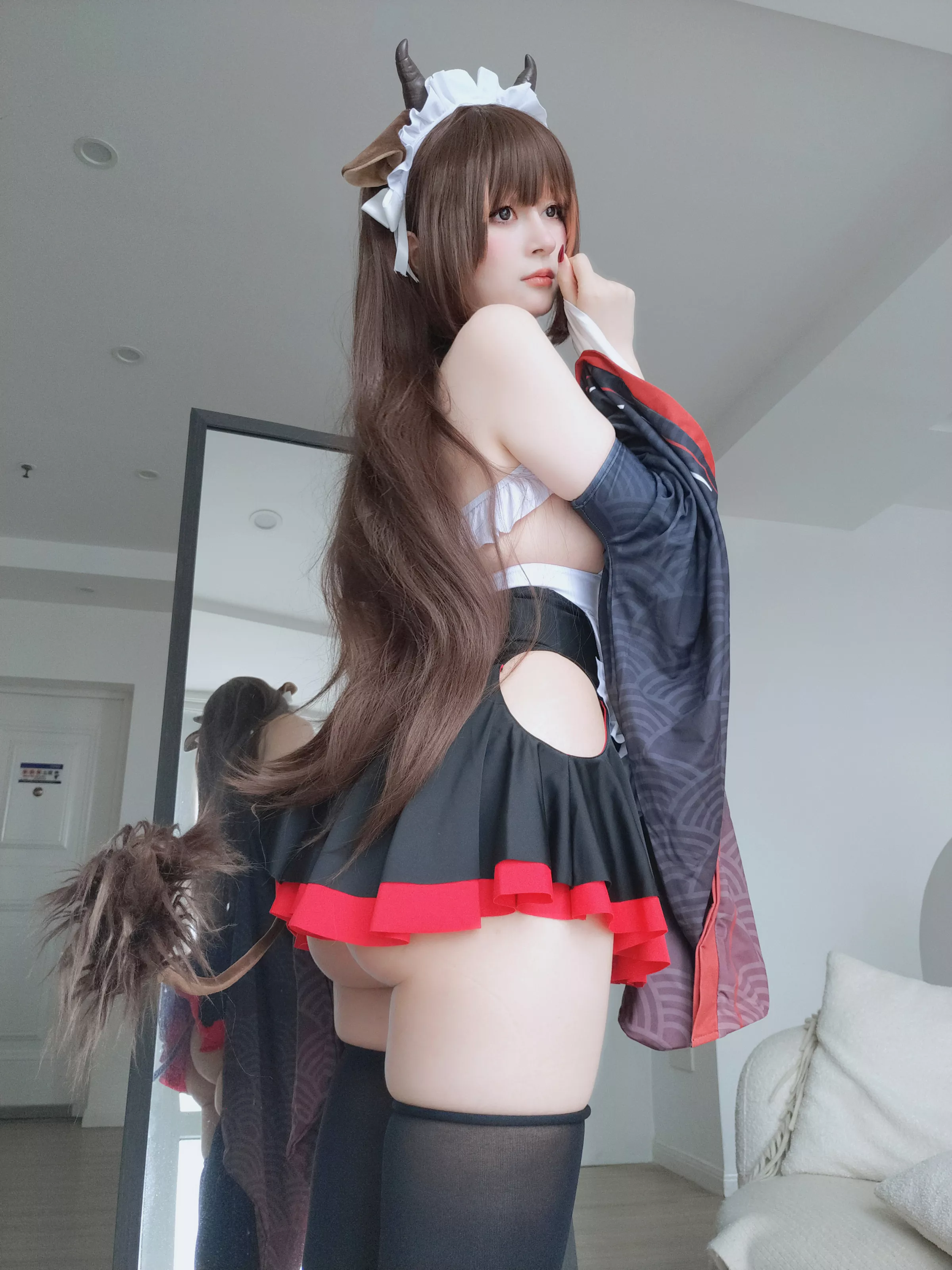 Xgyw.Org_Coser小姐姐白银81碧蓝航线樫野主题性感黑白女仆服饰配黑丝袜秀丰腴身材完美诱惑写真92P