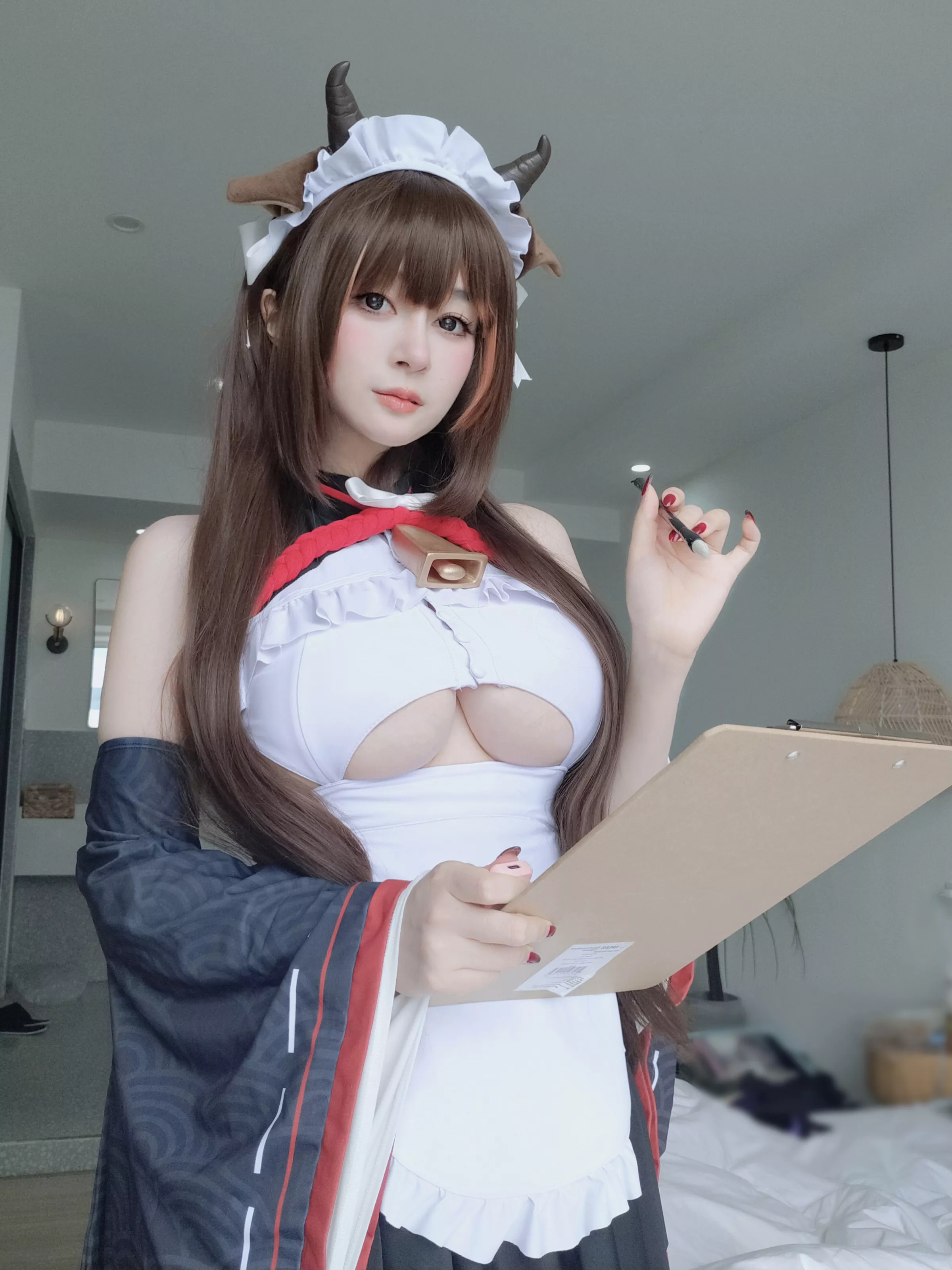 Xgyw.Org_Coser小姐姐白银81碧蓝航线樫野主题性感黑白女仆服饰配黑丝袜秀丰腴身材完美诱惑写真92P