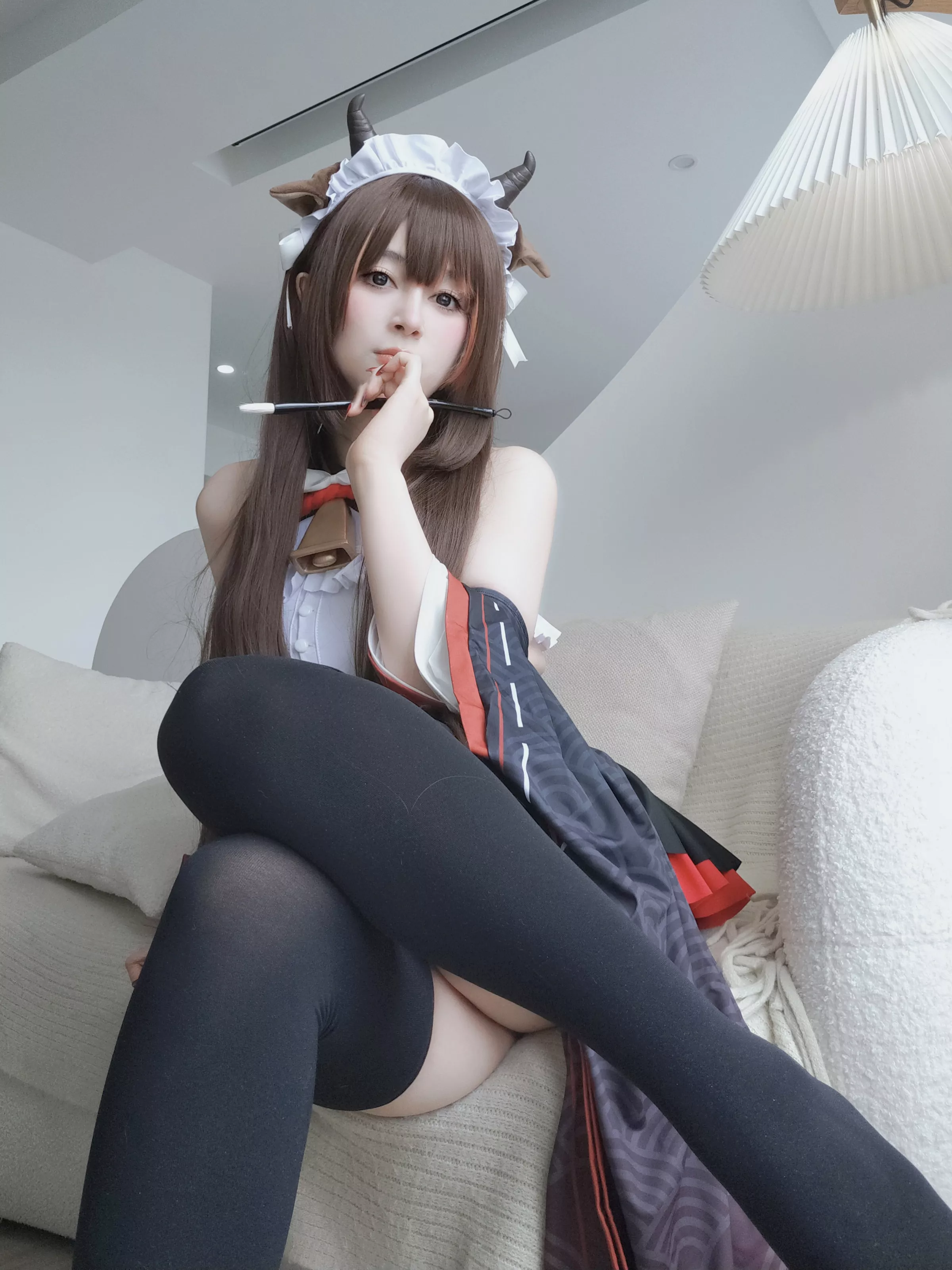 Xgyw.Org_Coser小姐姐白银81碧蓝航线樫野主题性感黑白女仆服饰配黑丝袜秀丰腴身材完美诱惑写真92P