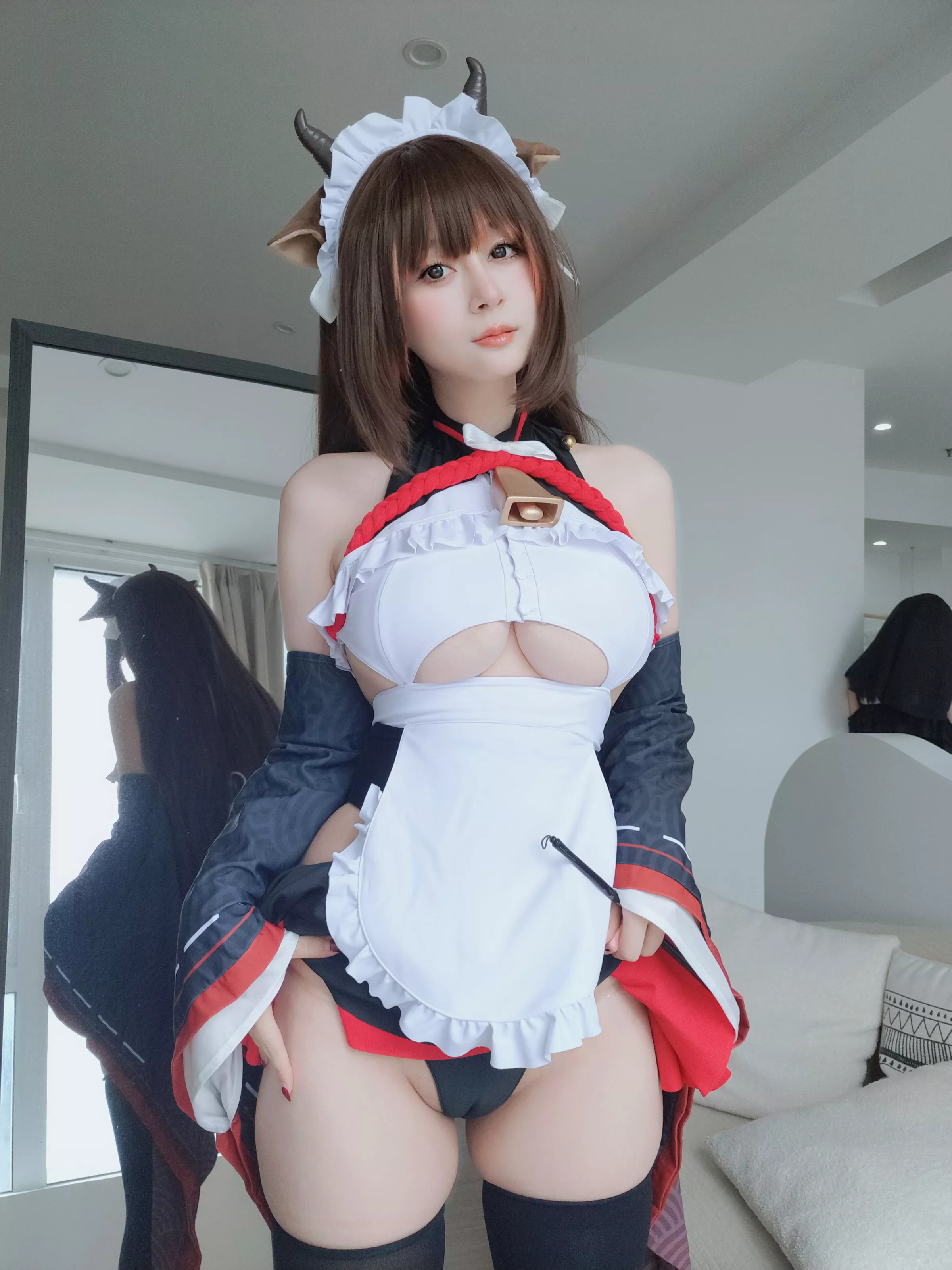 Xgyw.Org_Coser小姐姐白银81碧蓝航线樫野主题性感黑白女仆服饰配黑丝袜秀丰腴身材完美诱惑写真92P
