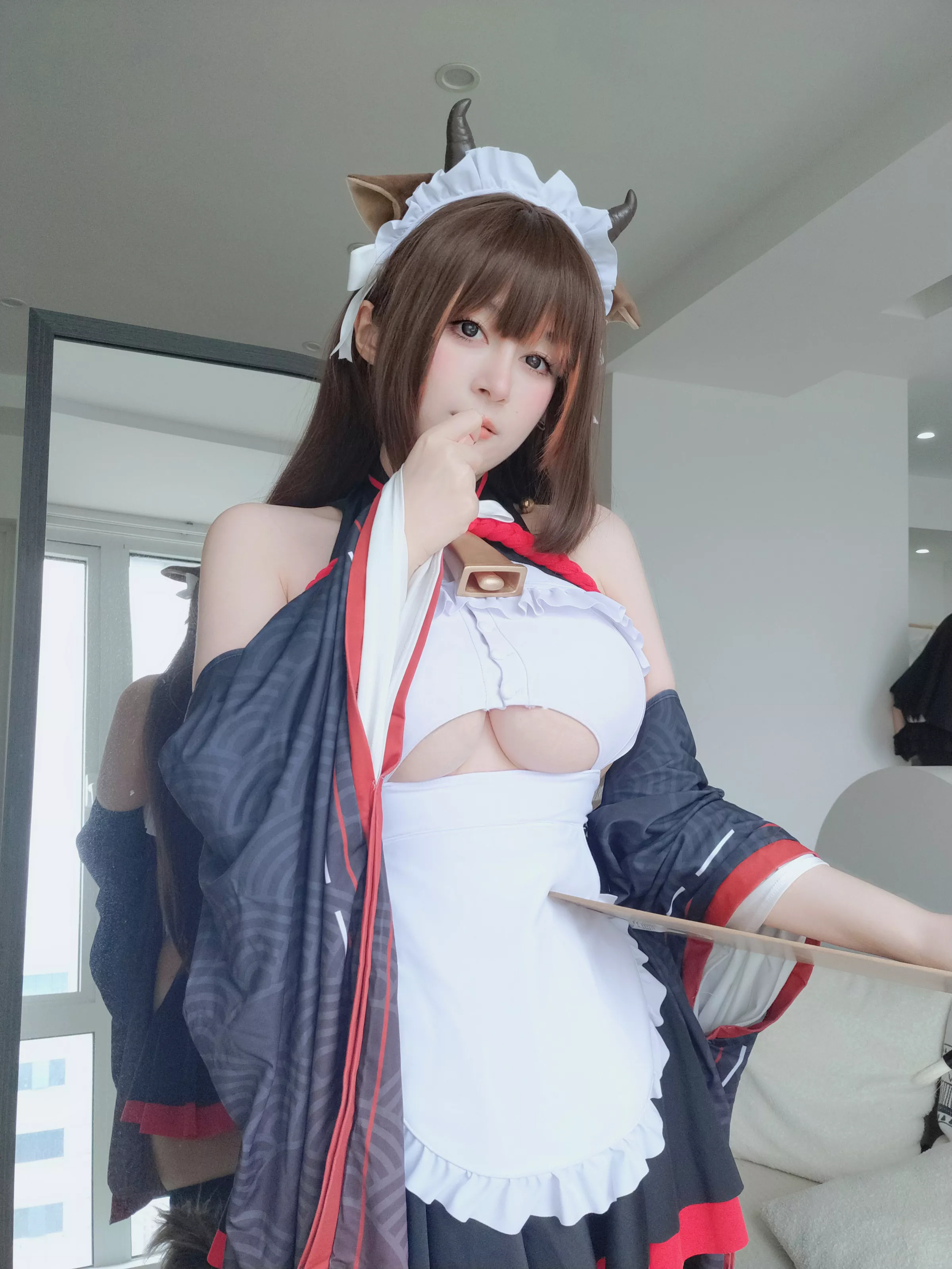 Xgyw.Org_Coser小姐姐白银81碧蓝航线樫野主题性感黑白女仆服饰配黑丝袜秀丰腴身材完美诱惑写真92P