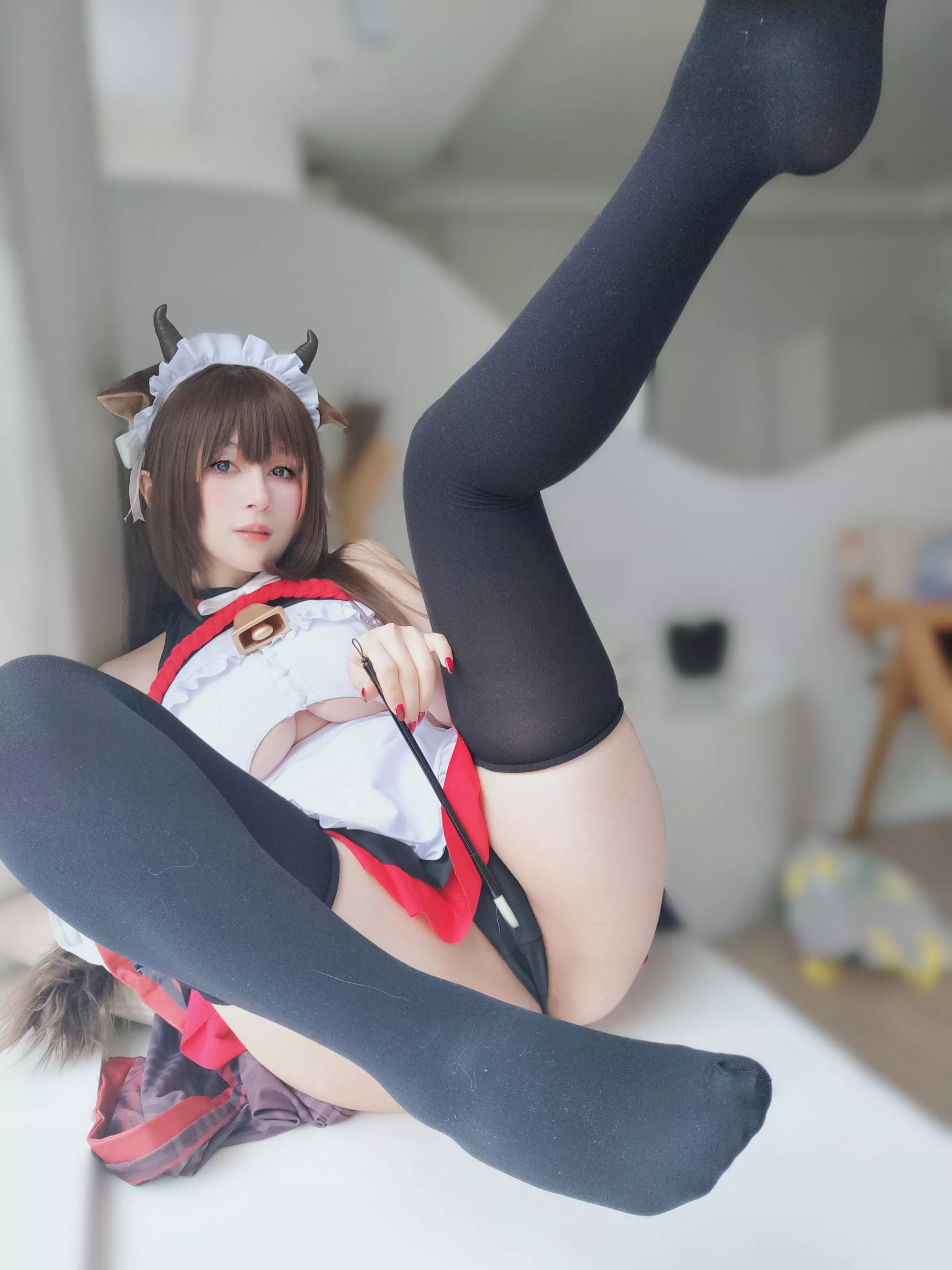 Xgyw.Org_Coser小姐姐白银81碧蓝航线樫野主题性感黑白女仆服饰配黑丝袜秀丰腴身材完美诱惑写真92P