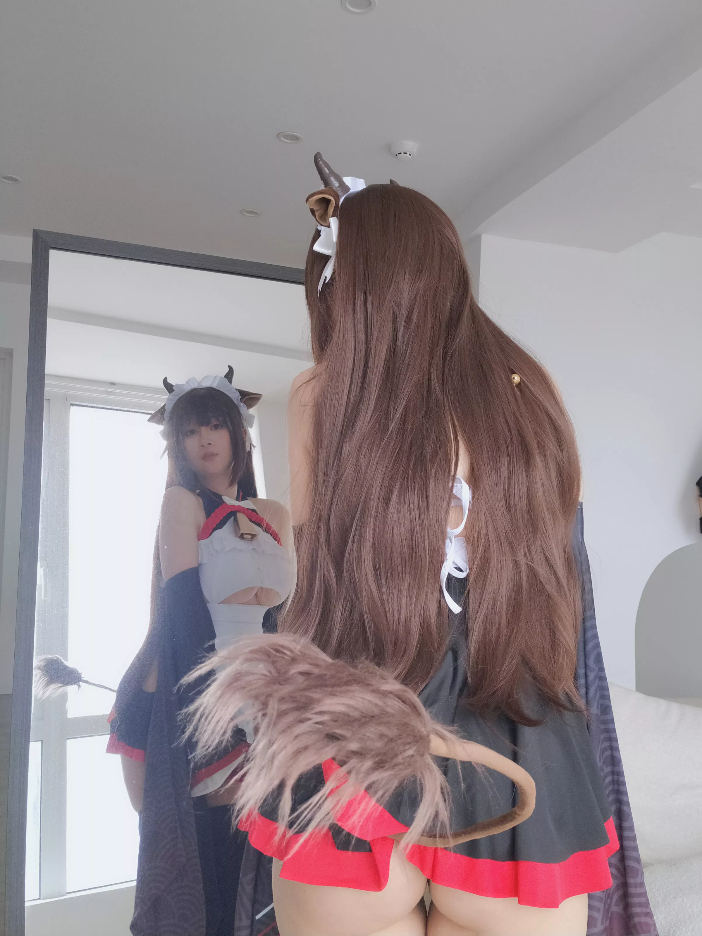 Xgyw.Org_Coser小姐姐白银81碧蓝航线樫野主题性感黑白女仆服饰配黑丝袜秀丰腴身材完美诱惑写真92P