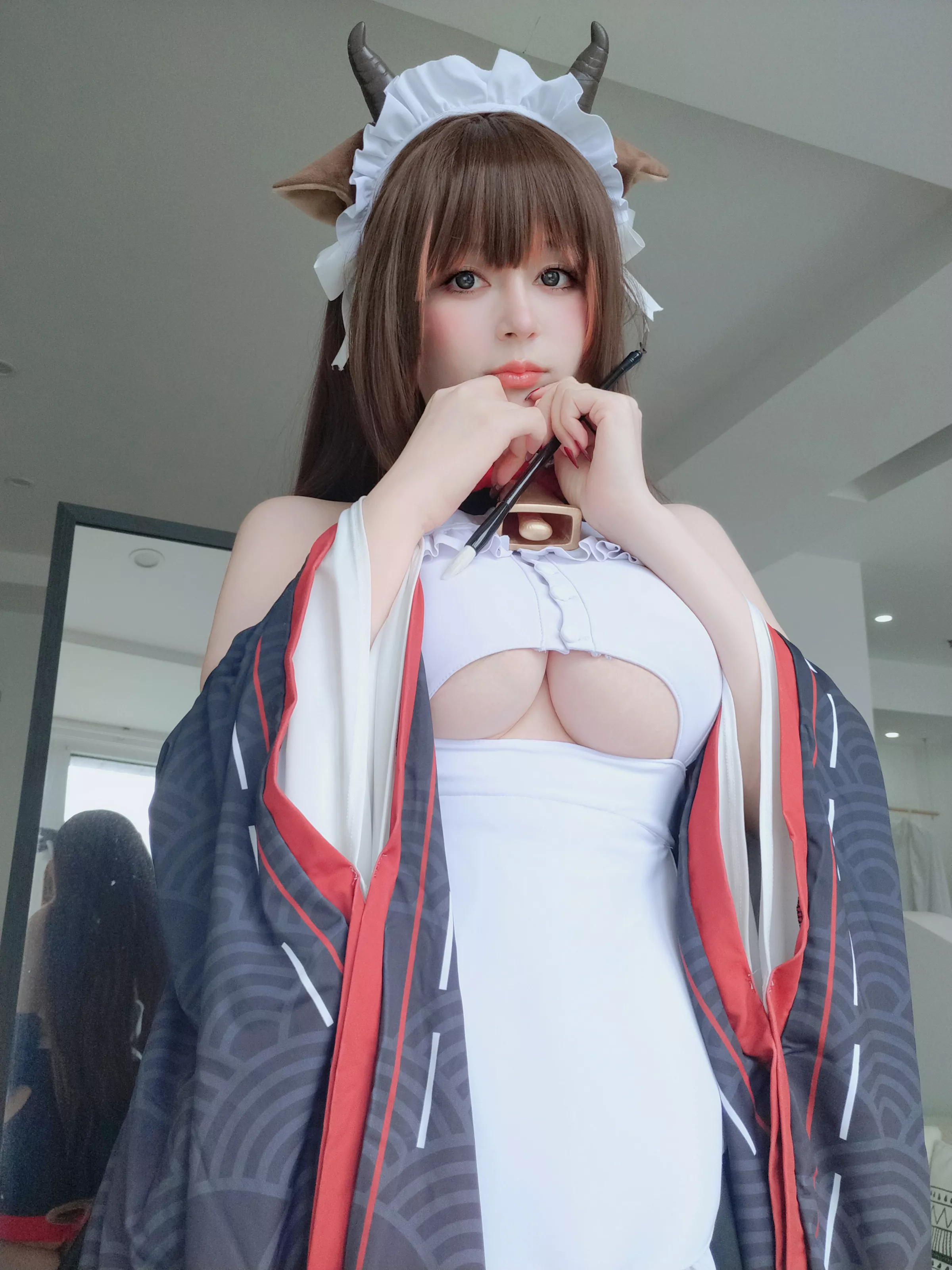 Xgyw.Org_Coser小姐姐白银81碧蓝航线樫野主题性感黑白女仆服饰配黑丝袜秀丰腴身材完美诱惑写真92P