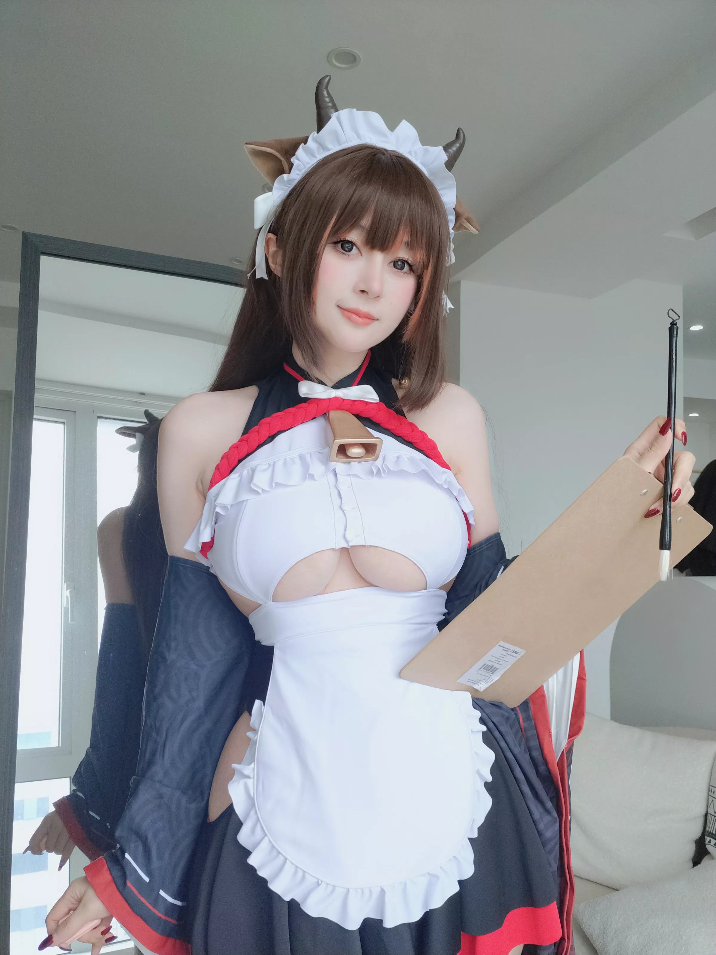 Xgyw.Org_Coser小姐姐白银81碧蓝航线樫野主题性感黑白女仆服饰配黑丝袜秀丰腴身材完美诱惑写真92P