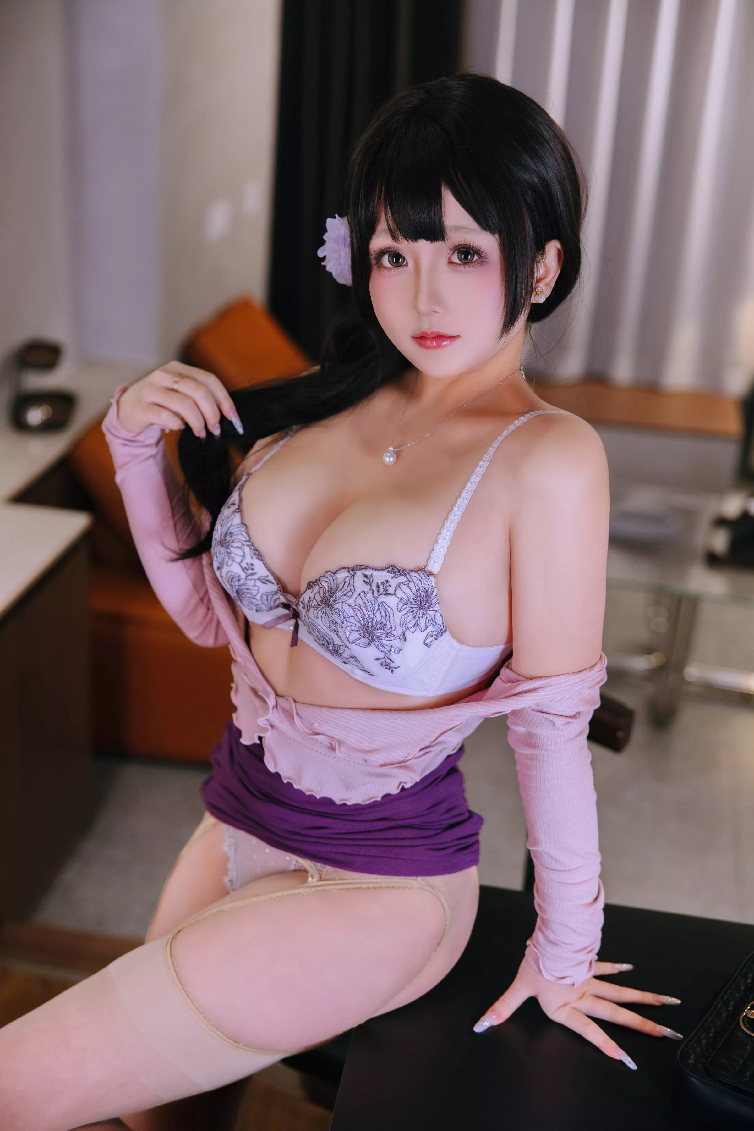 Xgyw.Org_Cosplay美女日奈娇小妈主题私房性感紫色薄纱裙露性感内衣配超薄肉丝秀丰腴身材诱惑写真175P
