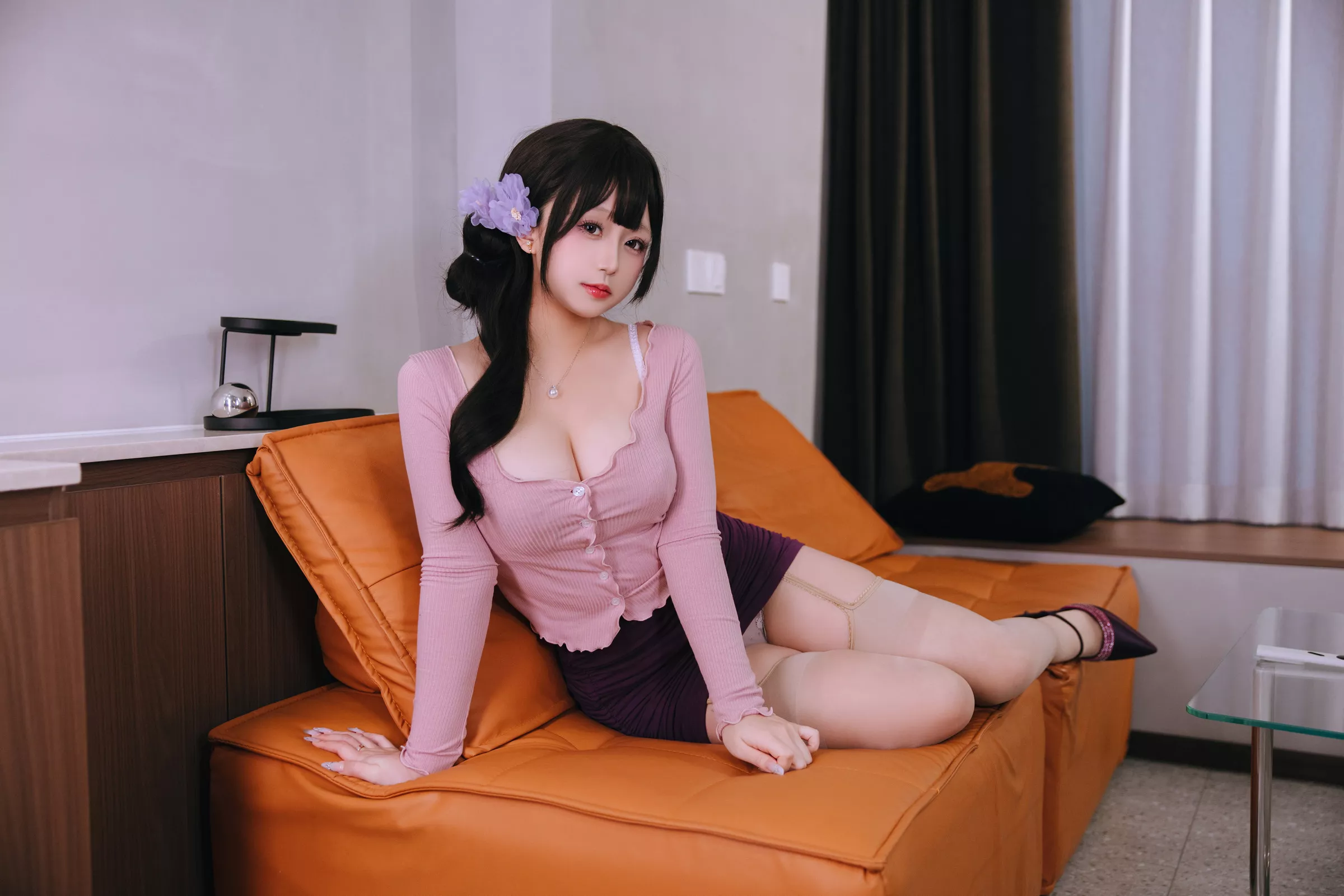 Xgyw.Org_Cosplay美女日奈娇小妈主题私房性感紫色薄纱裙露性感内衣配超薄肉丝秀丰腴身材诱惑写真175P