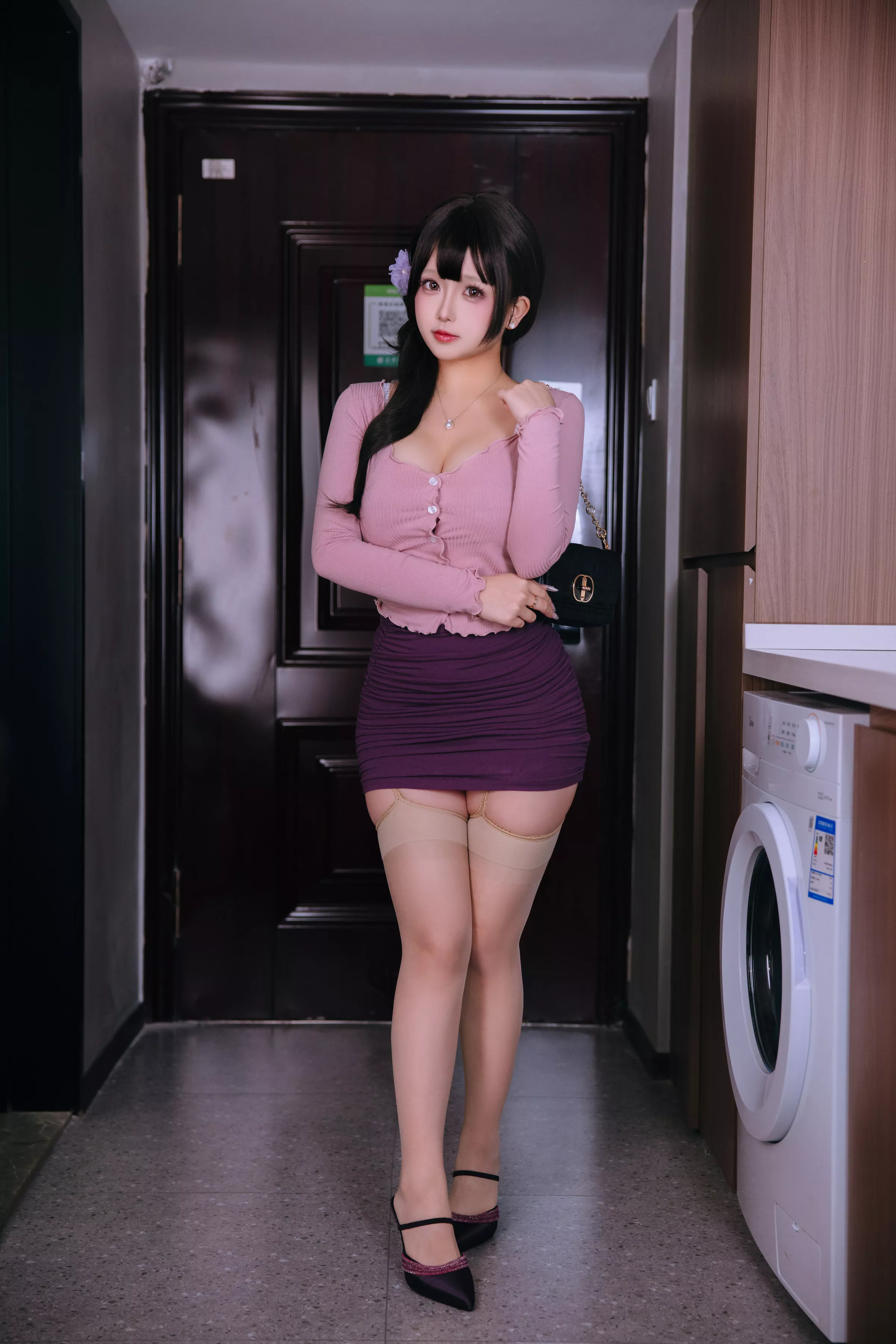 Xgyw.Org_Cosplay美女日奈娇小妈主题私房性感紫色薄纱裙露性感内衣配超薄肉丝秀丰腴身材诱惑写真175P